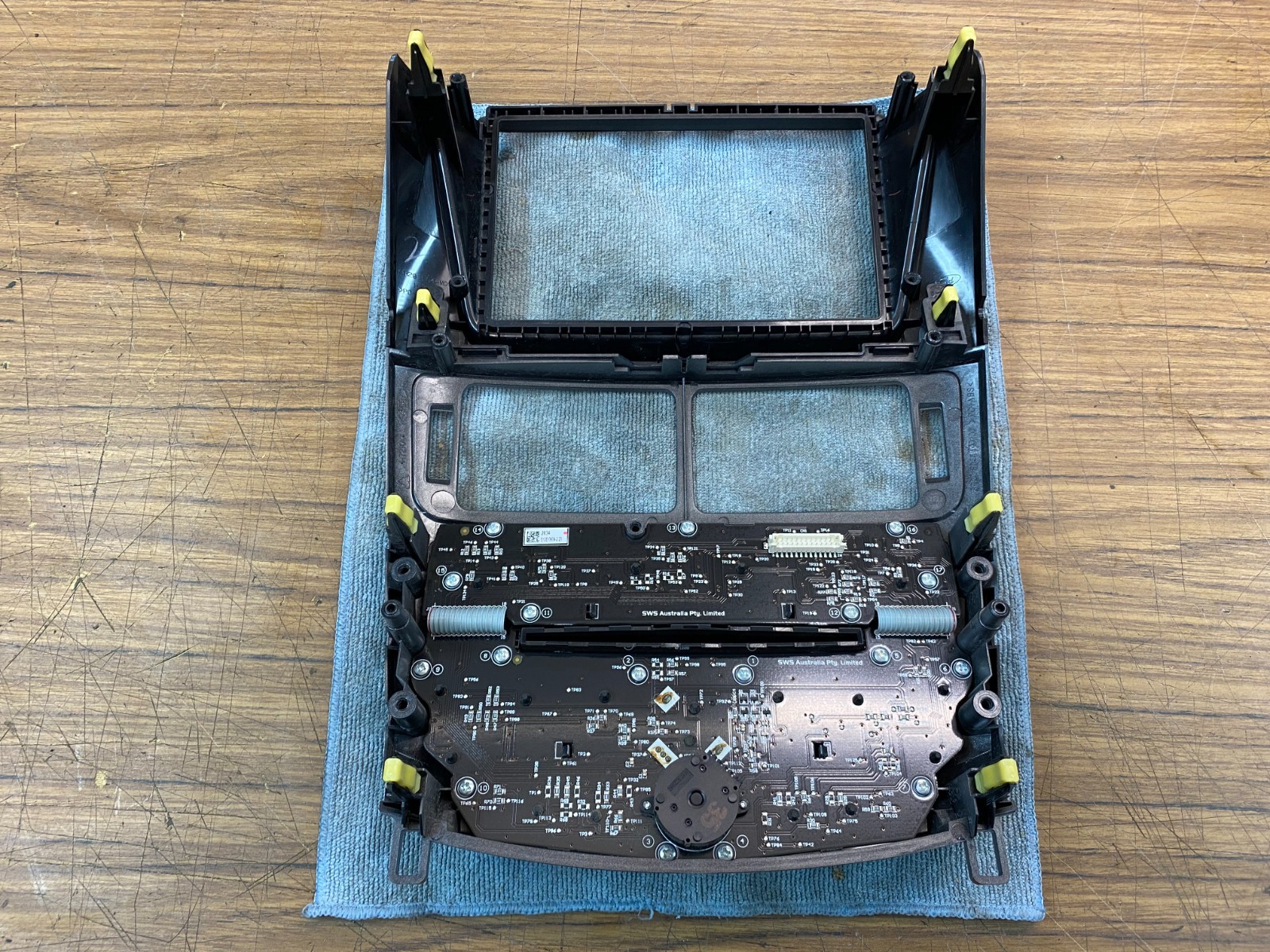 Ford Falcon FG S2 Interior Dash ICC Screen A/C Controls Surround Trim