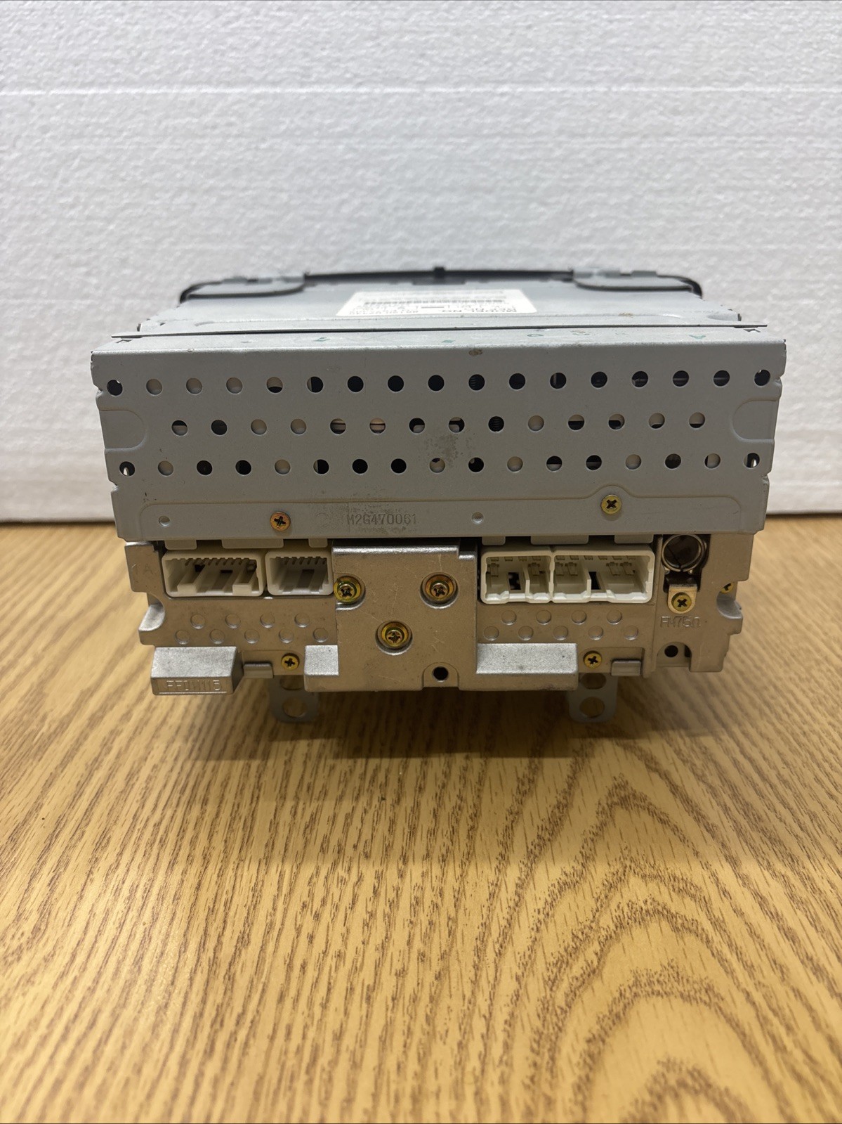 Toyota AM FM Radio CD Player 86120-02440 OEM ***Untested