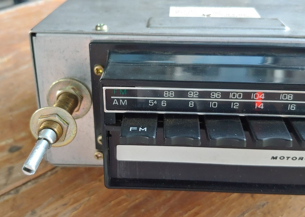 Original 1970’s MOTOROLA Model TF875AX In-Dash AM FM 8 TRACK Stereo PLAYER