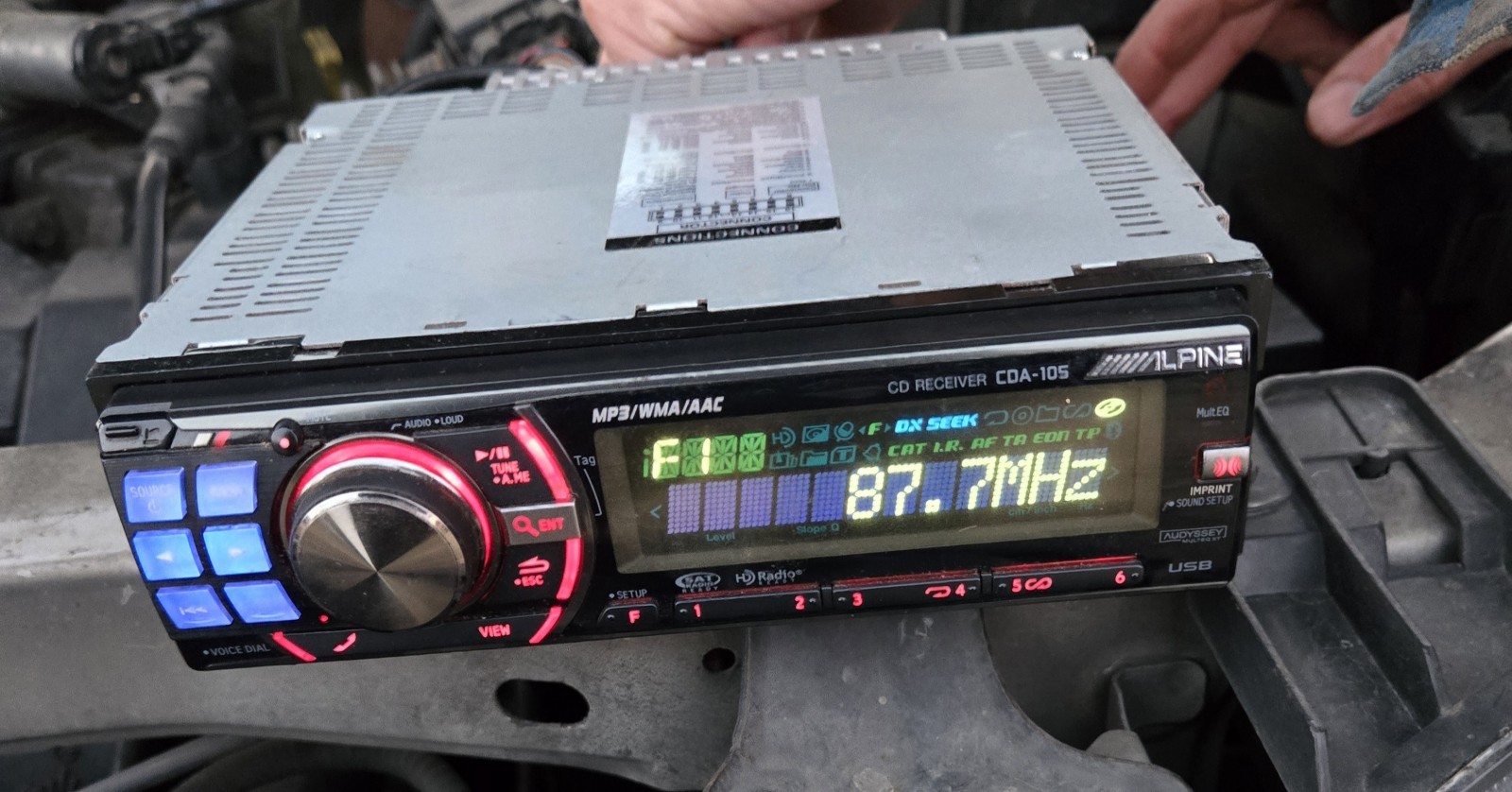Alpine CDE-9852 CD Player In Dash Receiver