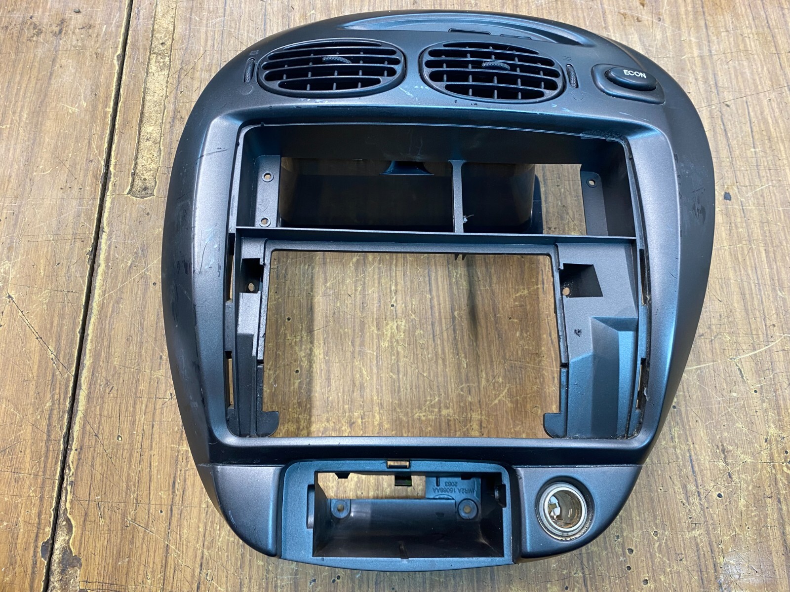 Ford Falcon AU S2,S3 Dash A/C Stereo Surround Dash Trim
