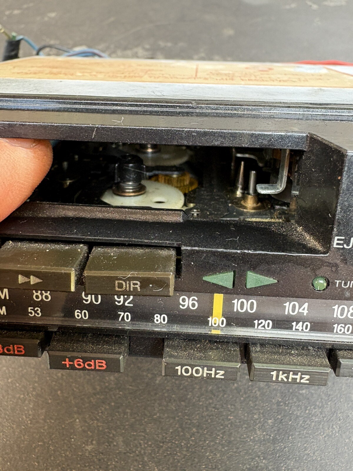 Sony XR-25 Radio FM/AM Cassette Car Stereo (Untested) Old School Two Knob