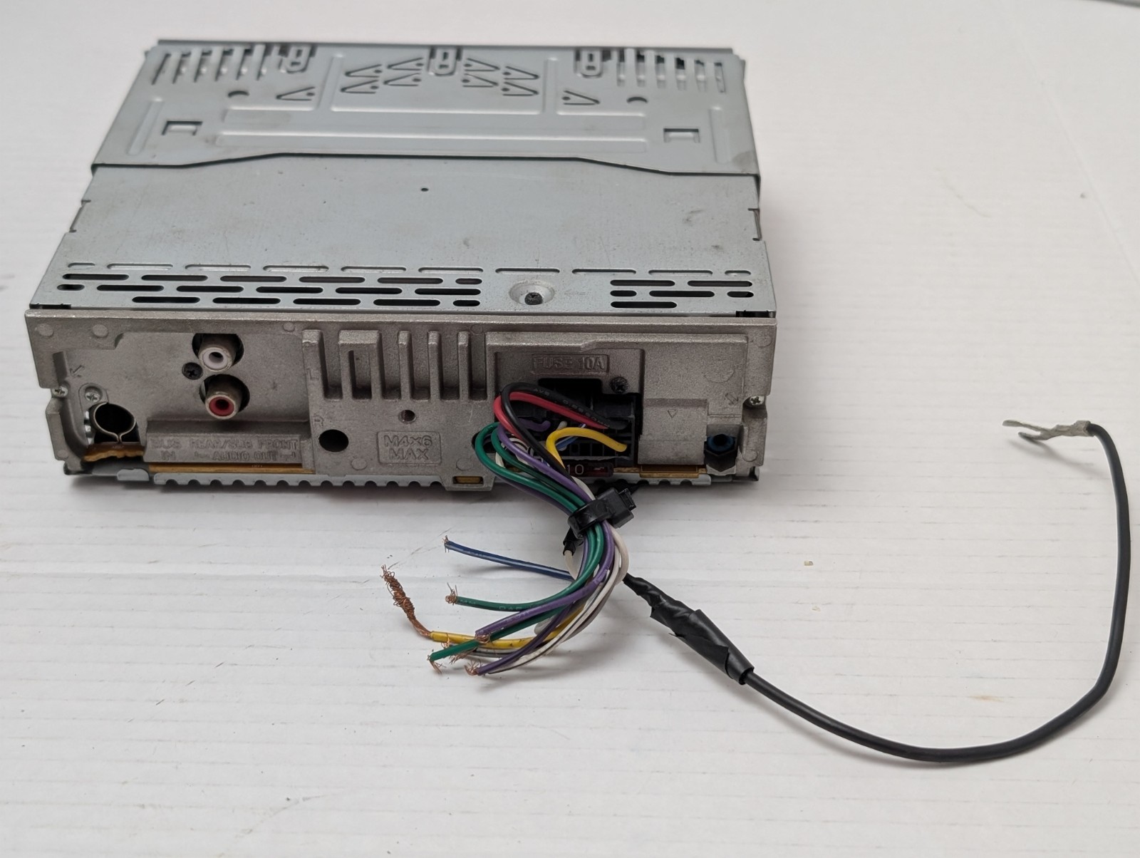 Sony CDX-GT270MP radio stereo CD player