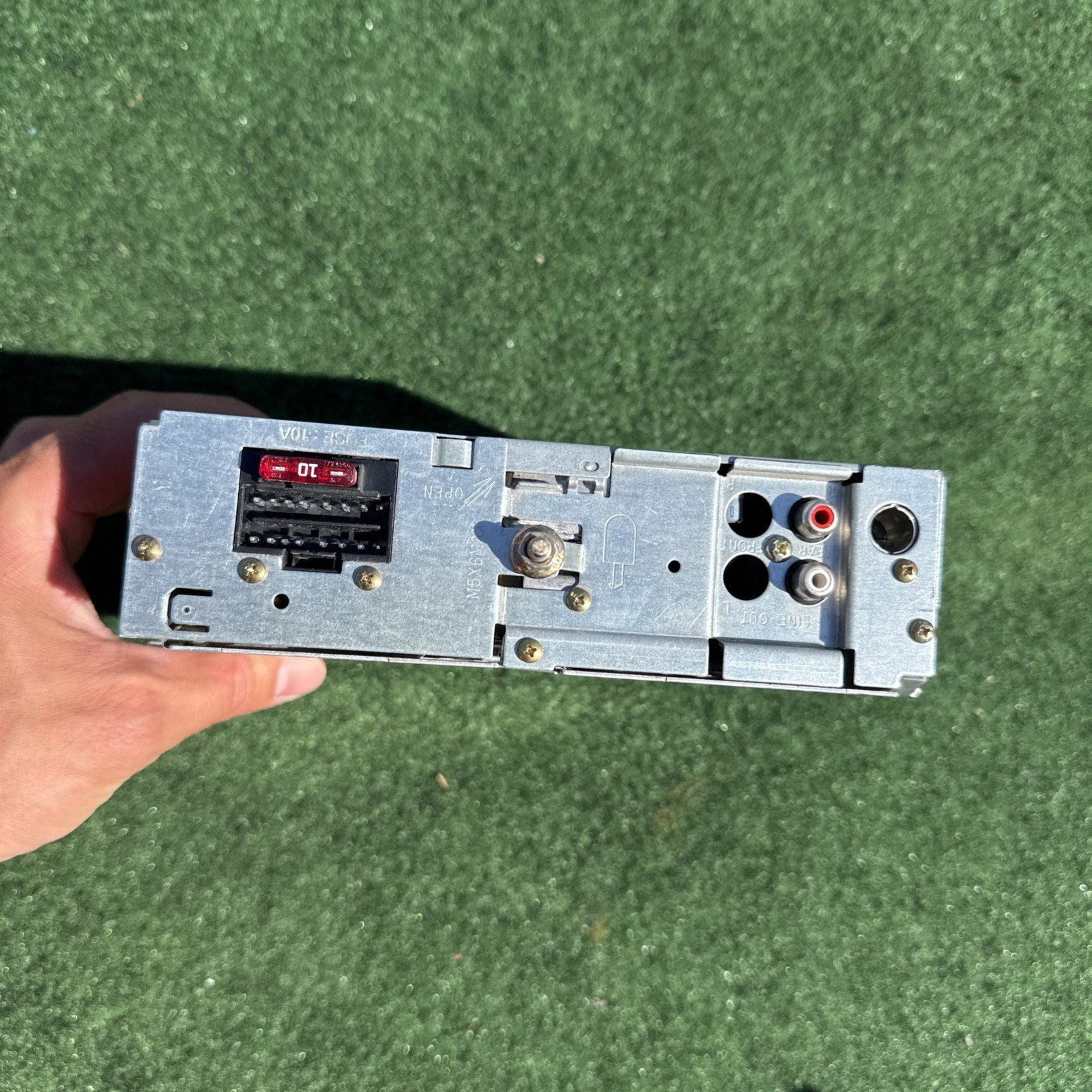 JVC KD-S640 CD Player In Dash Receiver with Removable Face (1999)
