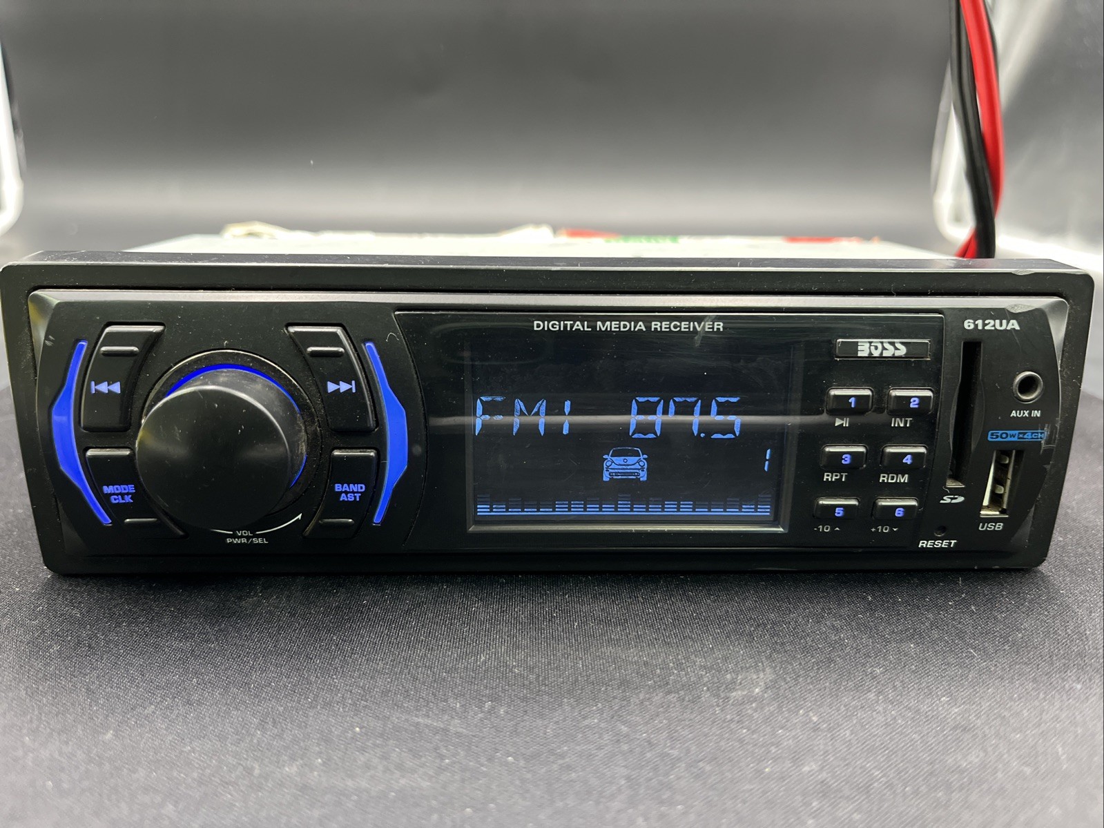 Boss 612UA MP3/Flash Card/Digital Media Receiver (No CD)/USB In DashReceiver