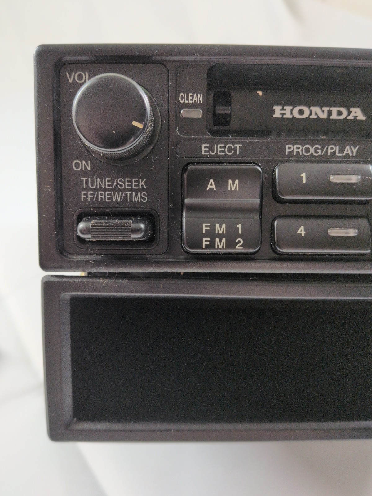 Honda OEM 1990-1993 Accord AM FM Cassette Radio 39100-SM4-A310-M1 Untested