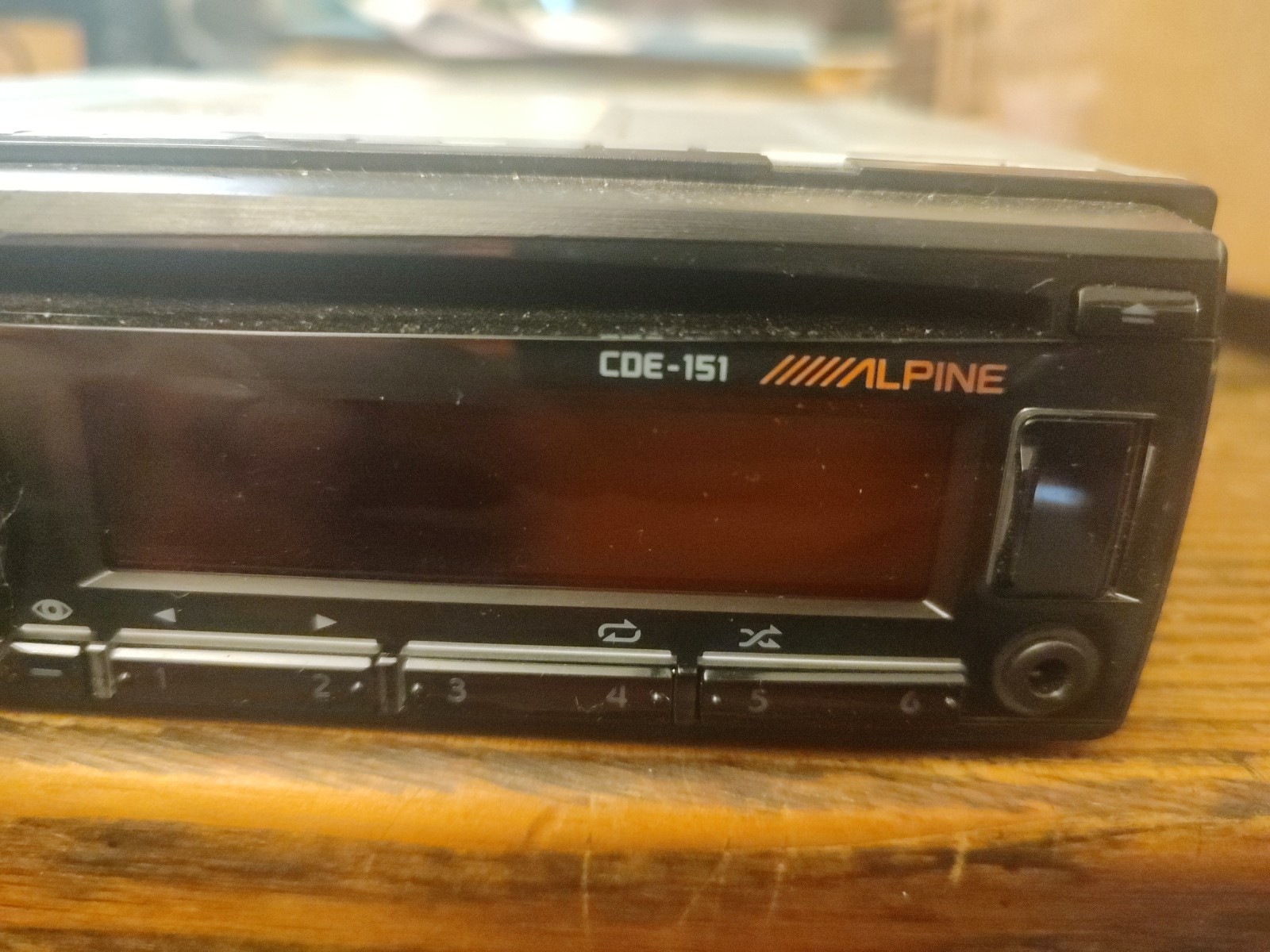 Alpine Cde-151 Head Unit Clean Works Great Car Amplifier Audio MP3 CD Player