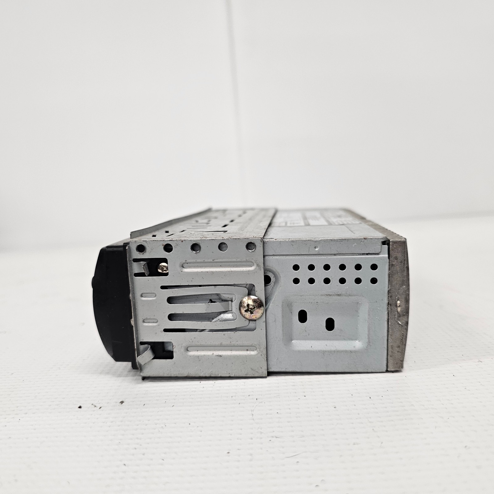 BOSS Audio 616UAB Car Mp3 Player AS-IS (NO Wire Harness)