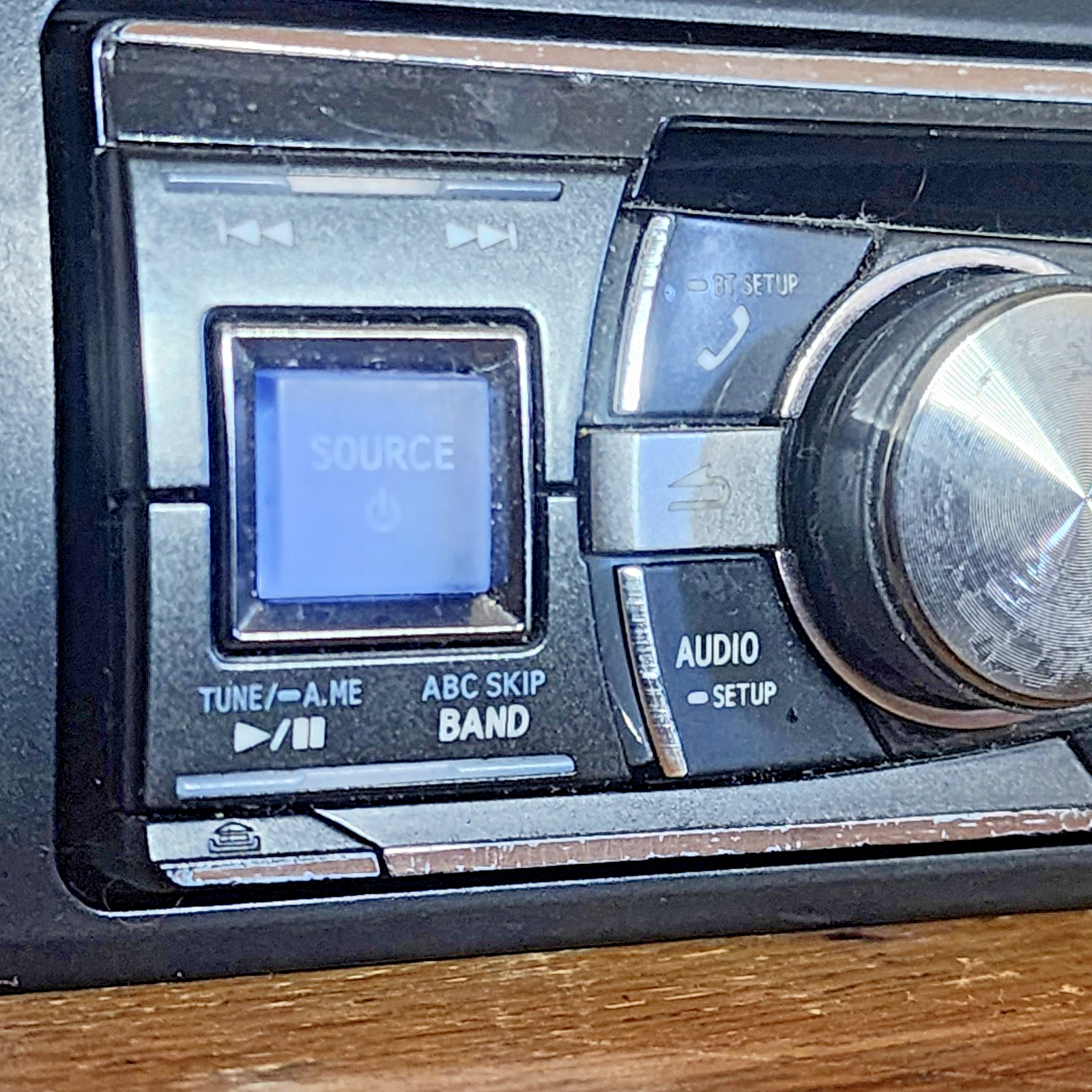 ⭐️Pre-Owned, TESTED⭐️ Alpine BT, CD, AUX, USB-(CDE-HD137BT)