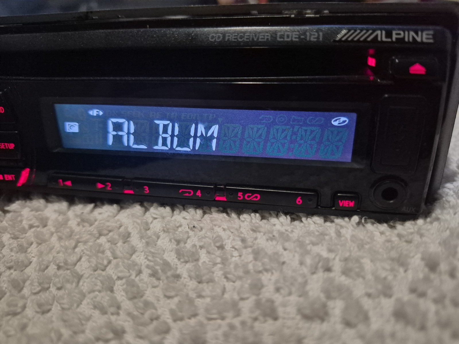 Alpine CDE-121 Single Din Car Stereo CD Usb Aux **NO Bluetooth** 2011 Headunit