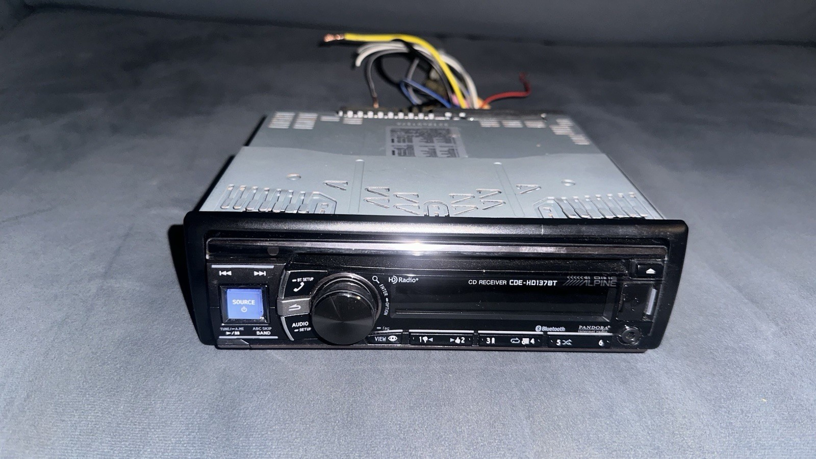 Alpine CDE-HD137BT Car Stereo Bluetooth, USB,Aux, CD Player Used Works Great