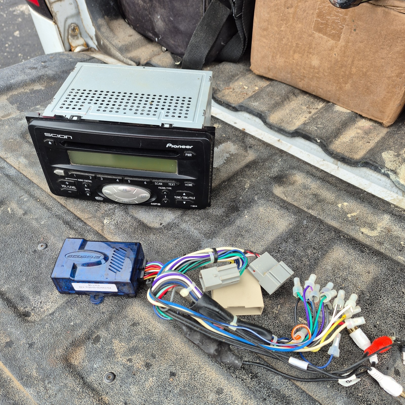 Toyota Scion Factory Pioneer Car Radio CD Player DEH-M8047zt with wiring harness