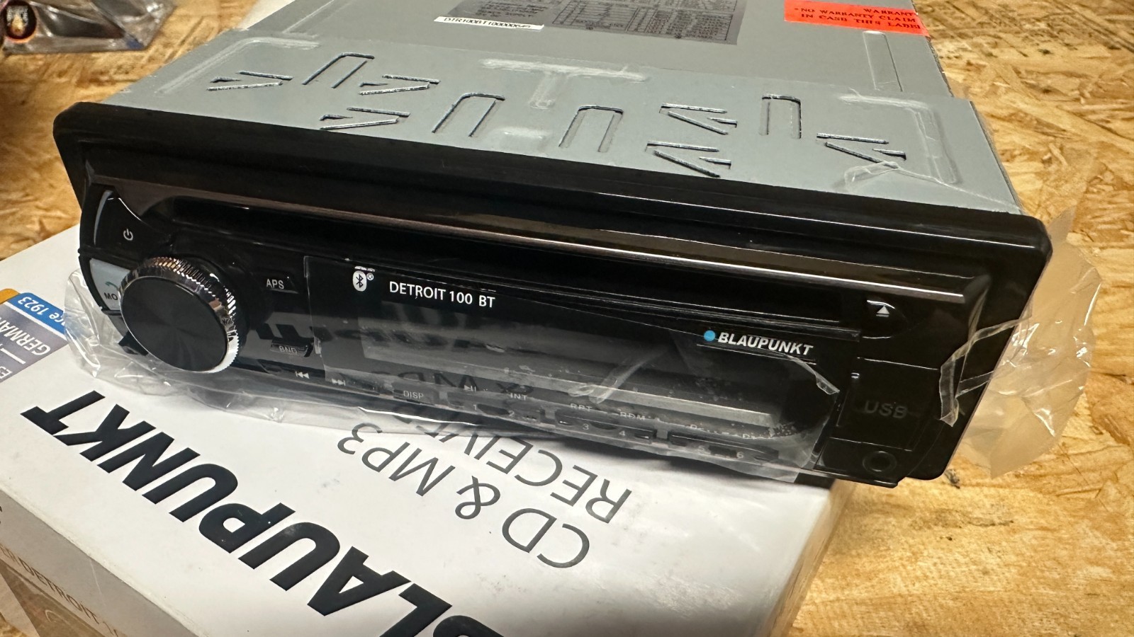 Blaupunkt BT 100 Detroit CD & MP3 Receiver