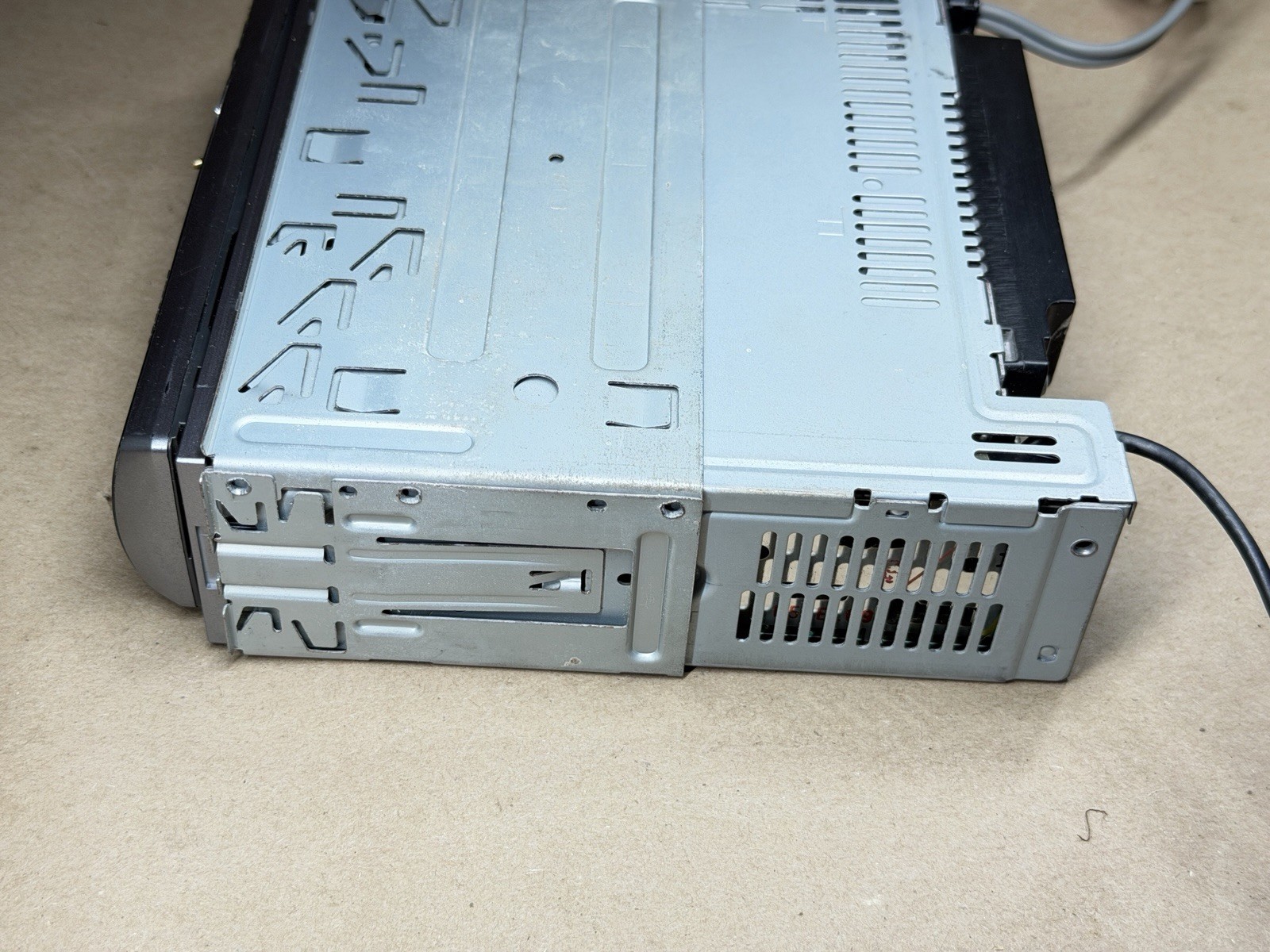 Pioneer DEH-P6800MP Car Stereo CD MP3 Player *Damaged* FOR PARTS AS IS