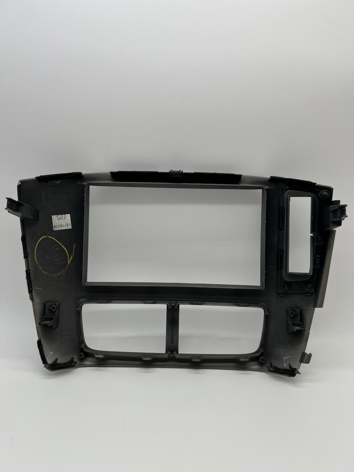Honda Pilot 2003-2005 OEM Radio/Stereo CD/Cassette 39100-S9V-A120 With Trim