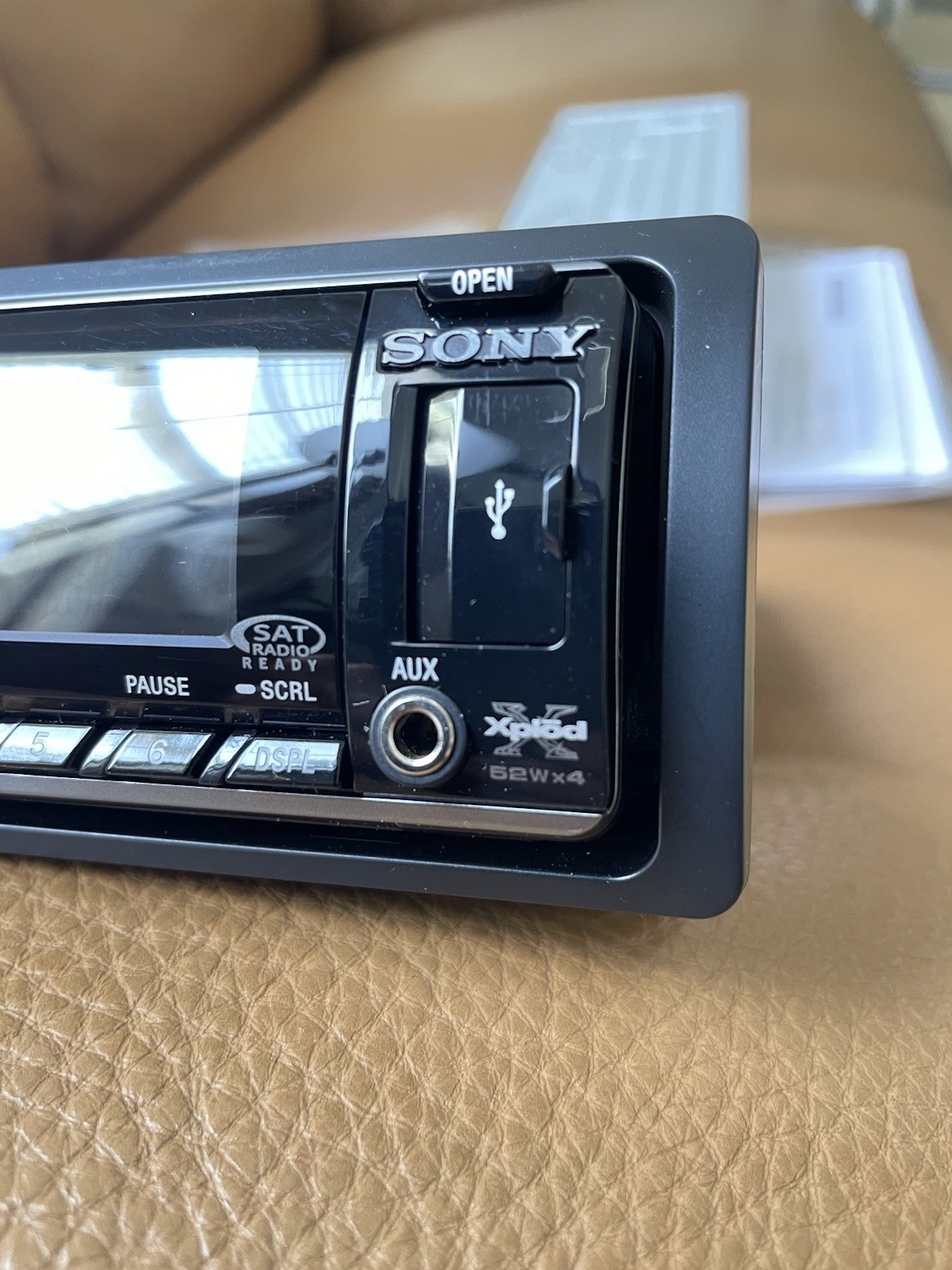 SONY CDX-GT650UI FM/AM/SAT Radio CD Player Car Stereo with USB, AUX and Remote