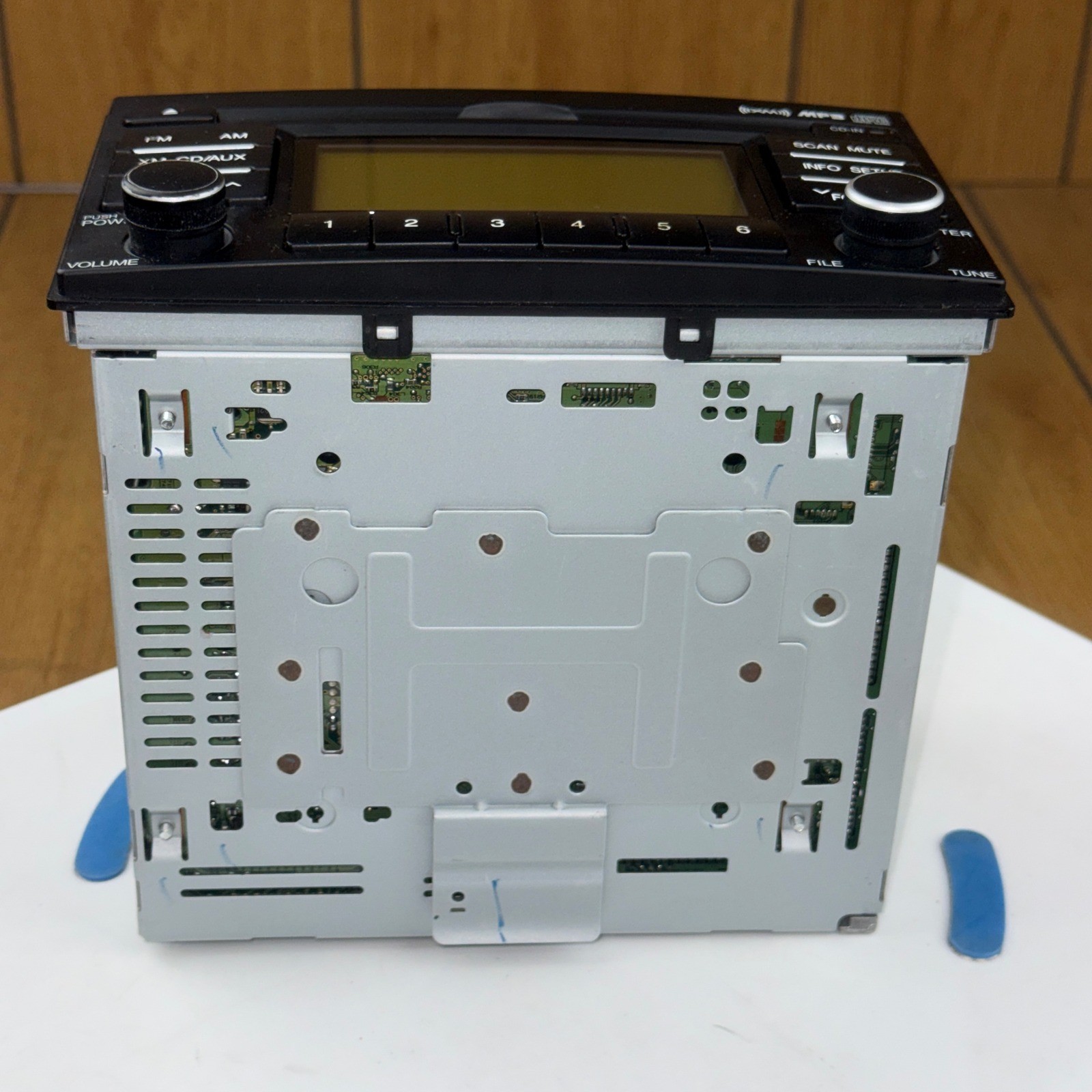 Hyundai Autonet Radio CD MP3 XM Player OEM 96110-1E085CA Model A-200 MC ACA3