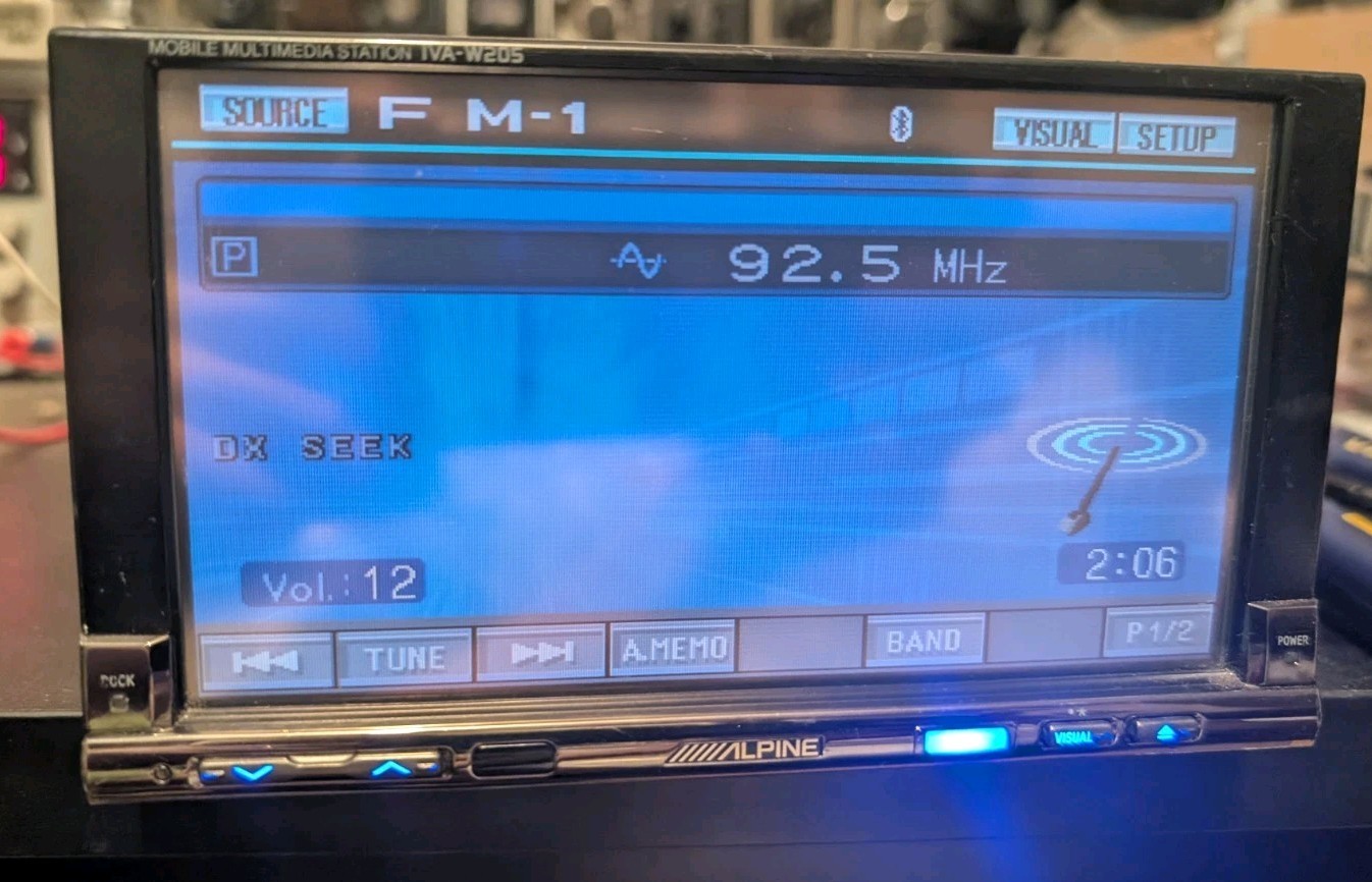 Alpine IVA-W205 6.5″ Touchscreen Car Radio DVD CD AUX Bluetooth Camera Ready