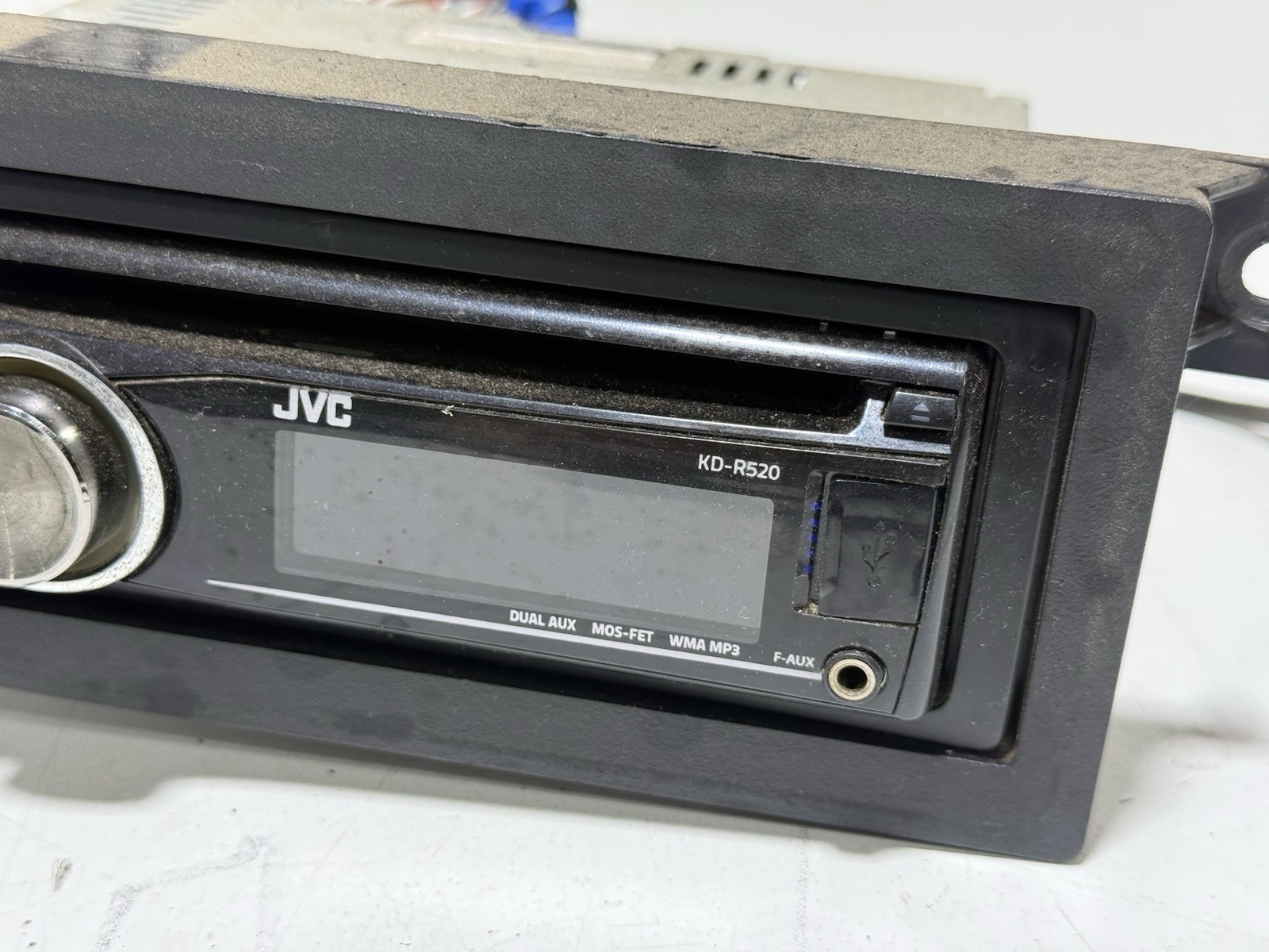 JVC KD-R520 CD PLAY RADIO HEAD UNIT DUAL AUX TESTED CC 50