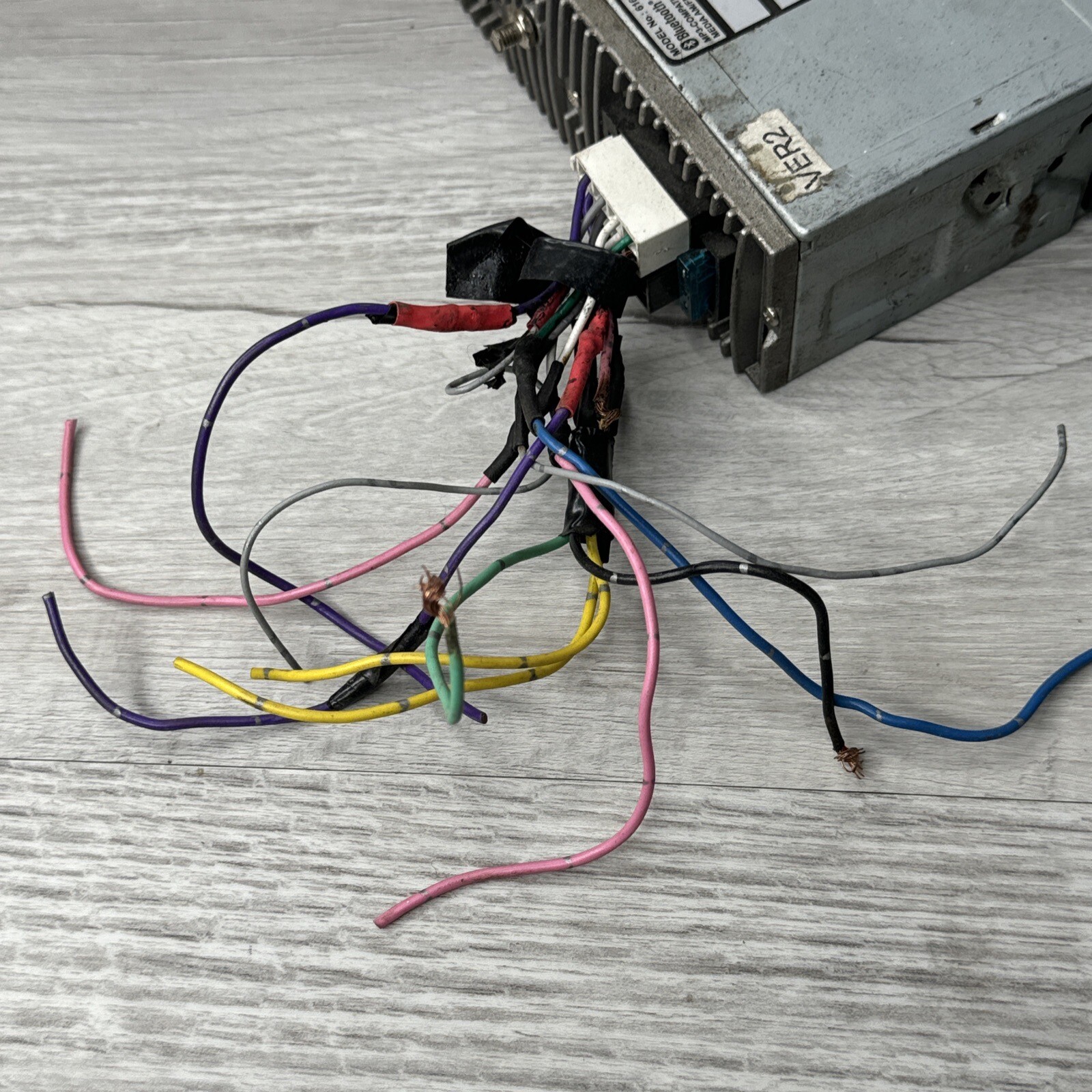 BOSS Audio Systems 616UAB Receiver (For Parts or Repair)