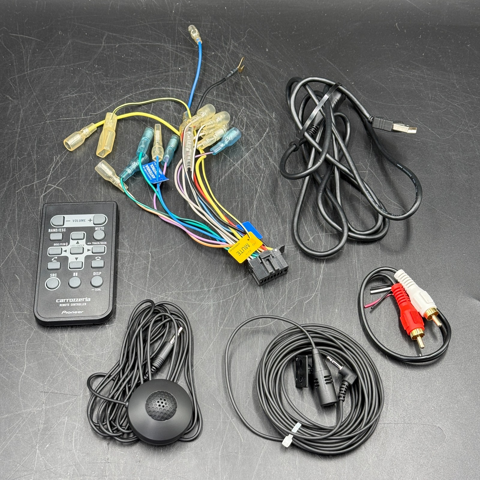 Carrozzeria DEH-970 1DIN Car Audio CD Bluetooth USB Receiver w/Remote JDM Tested