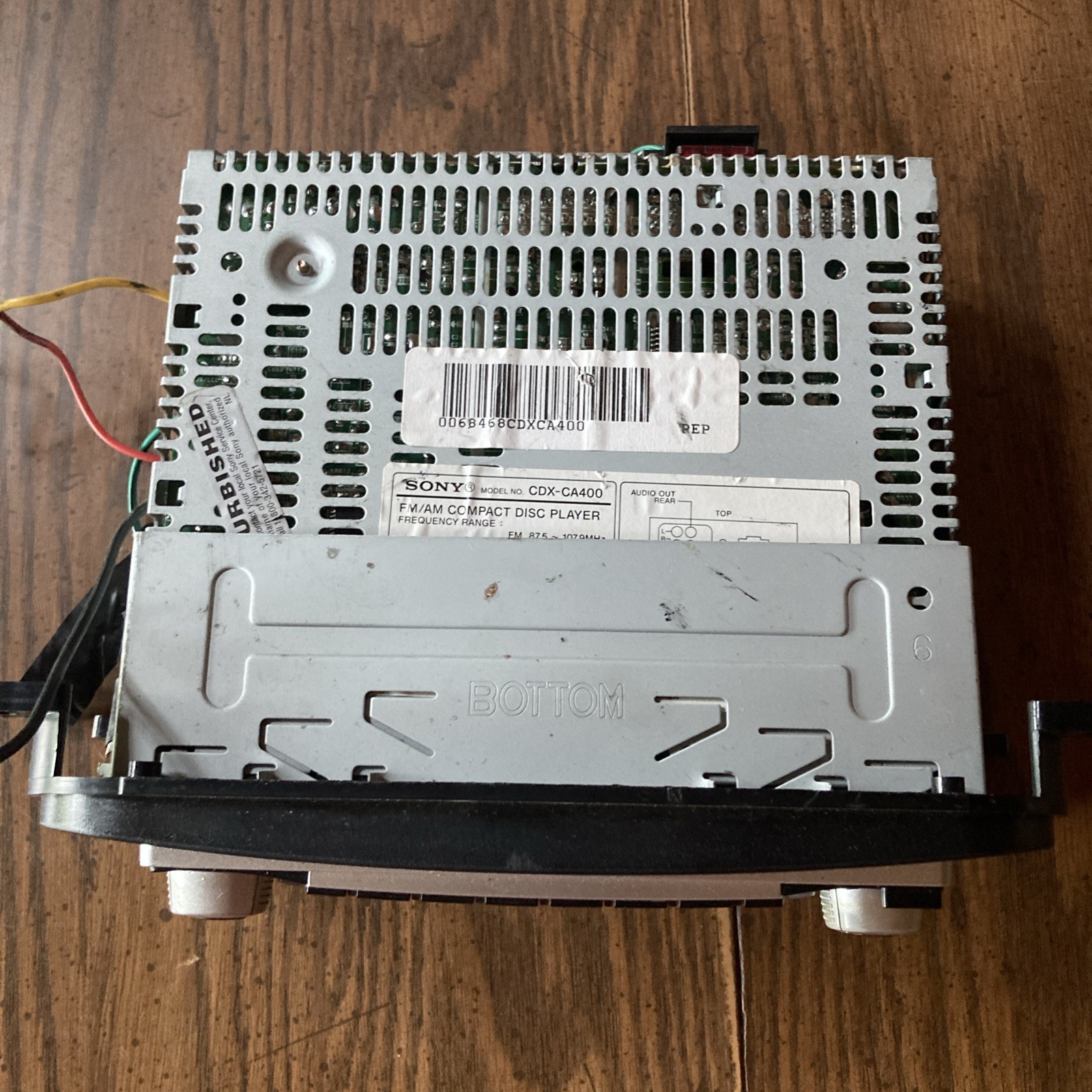 Sony CDX-CA400 CD Player In Dash Receiver AM/FM Radio Untested