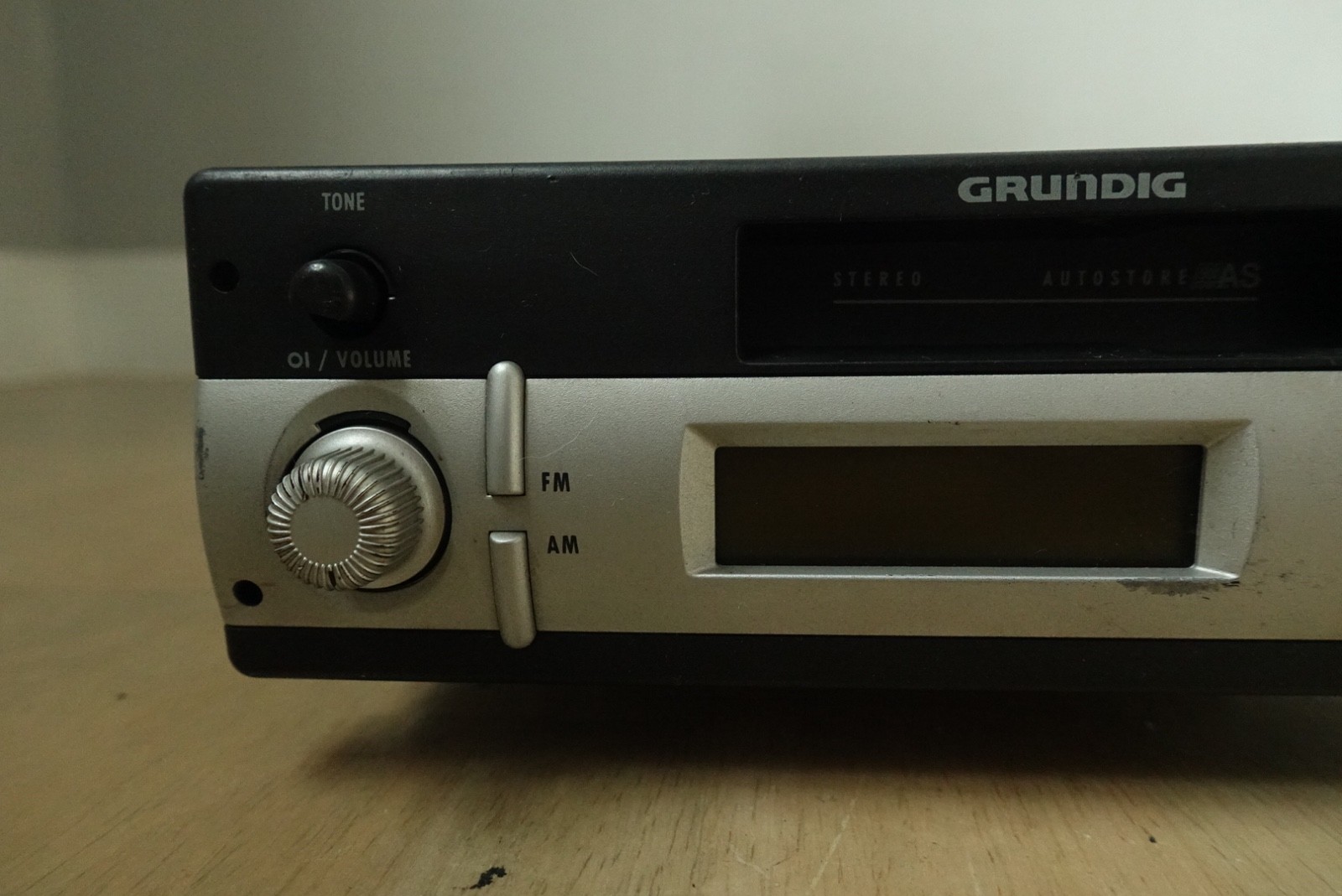 Grundig SCC 1301 vintage car radio cassett. cassette/Fm108/Bluetooth.