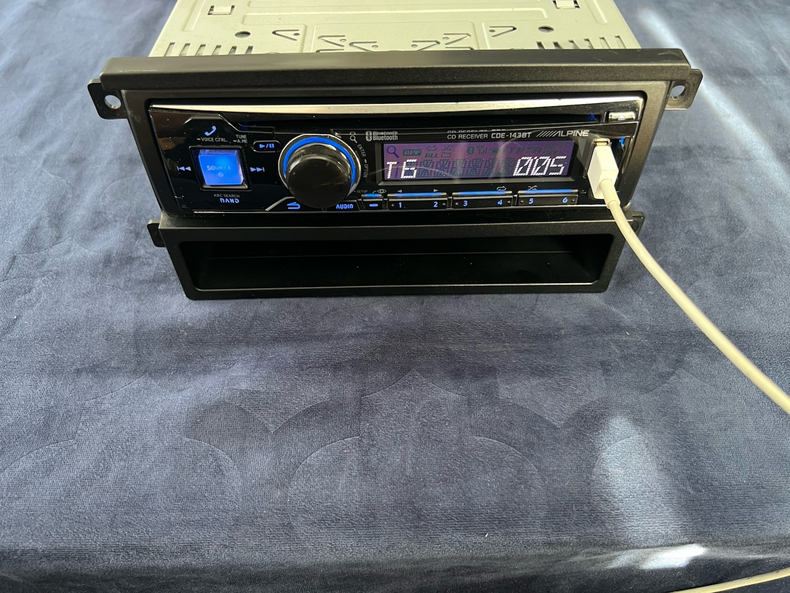 ⭐️ Pre-Owned,TESTED⭐️ Alpine BT|CD|AM/FM|USB-(CDE-143BT)