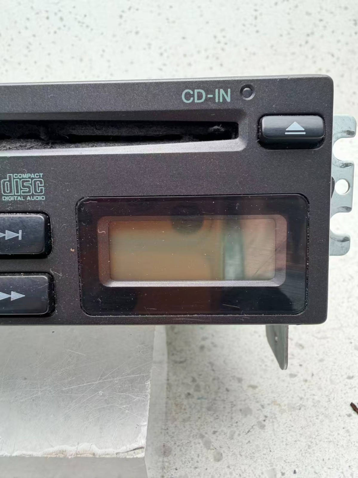 Hyundai Factory CD FM/AM Radio Part No. 96160-2D101AX H-260JU