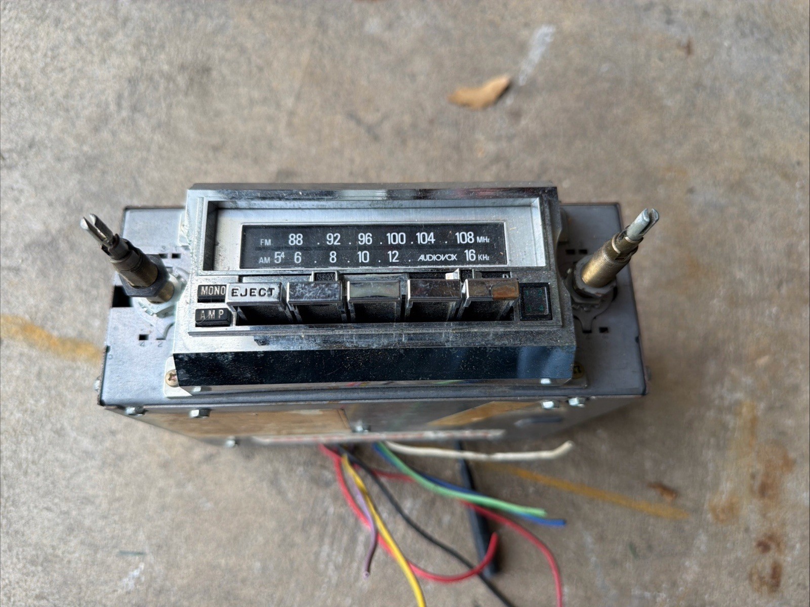 Vtg Audiovox 8-Track Car Stereo Tape Player With AM/FM Radio TPB-4000 8 Track