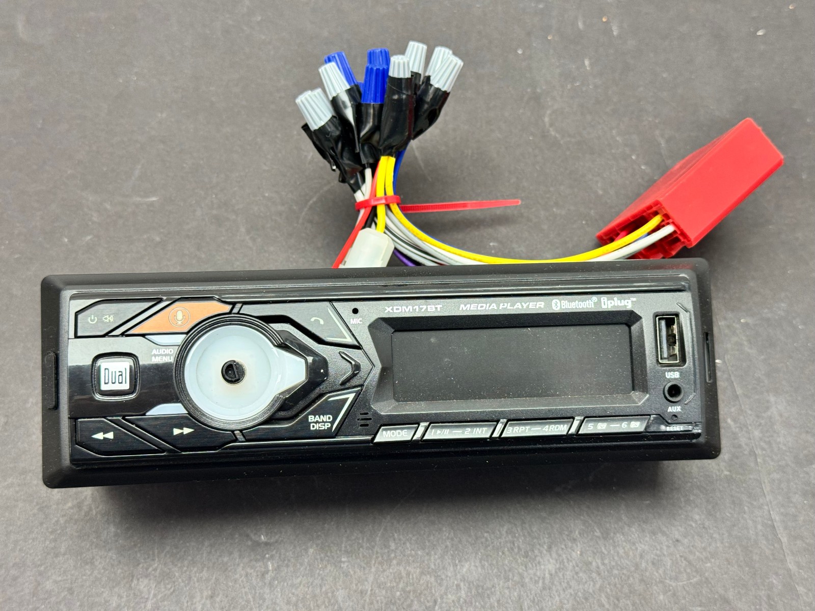 Dual Single-Din in-dash all-Digital Media Receiver xdm17bt