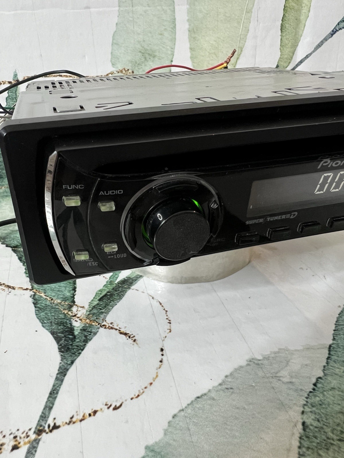 Pioneer DEH-1100MP CD Player In Dash Receiver