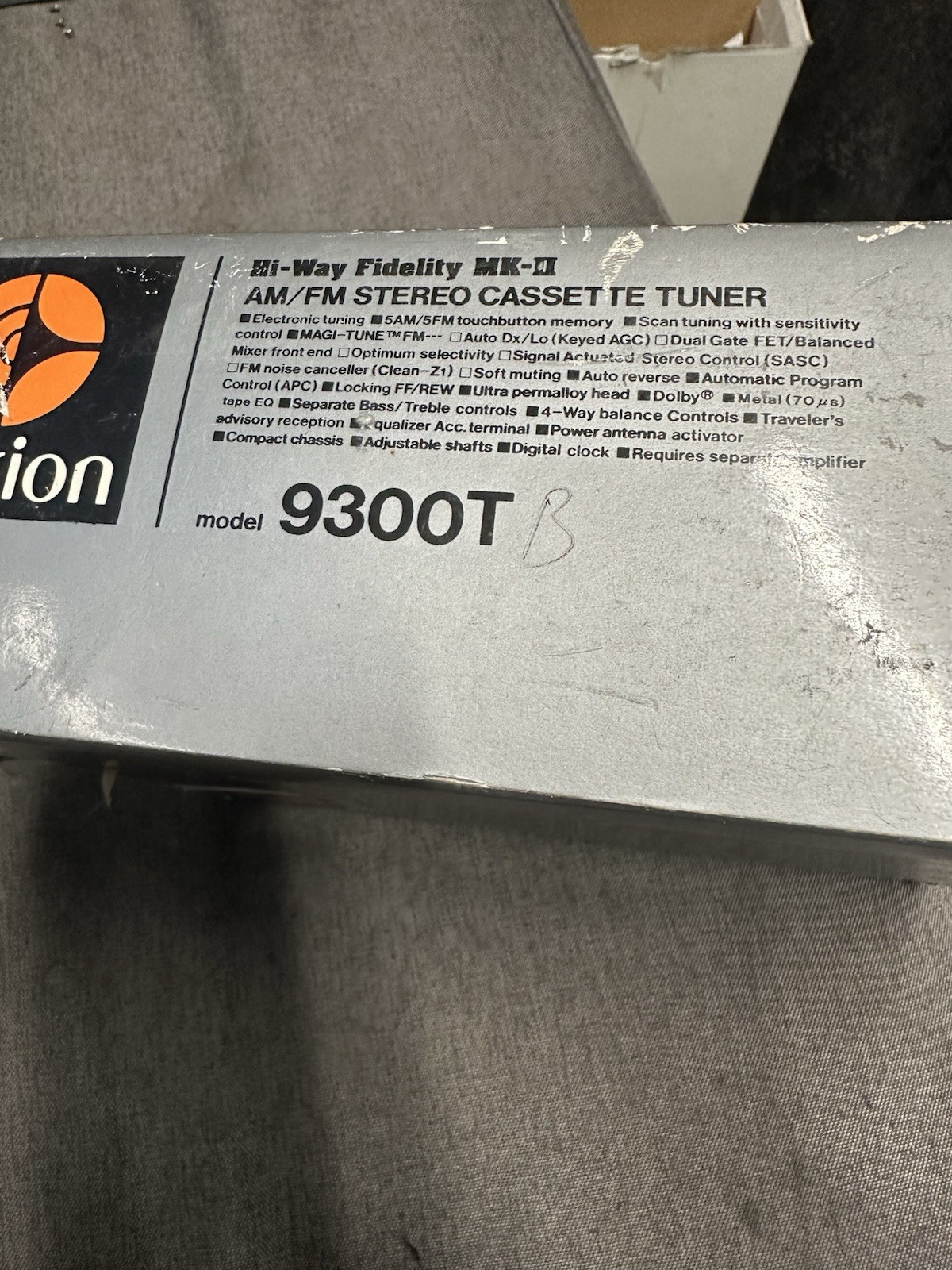 Clarion 9300TB Stereo And 400II Amp