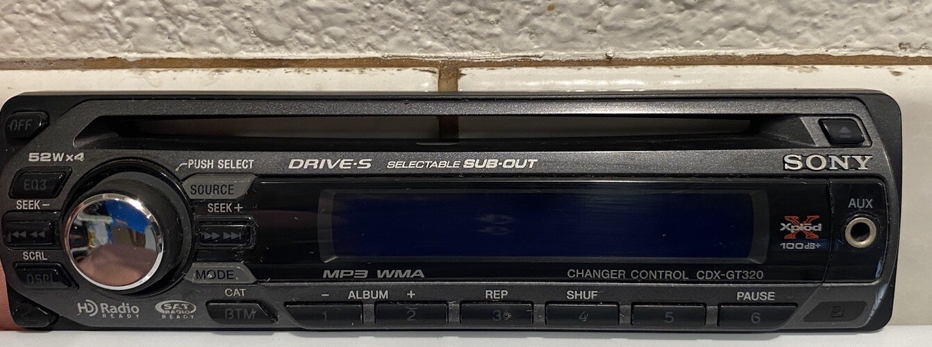 Sony Xplod CDX-GT320 CD Player/MP3 In Dash Receiver Radio Stereo 2008 READ
