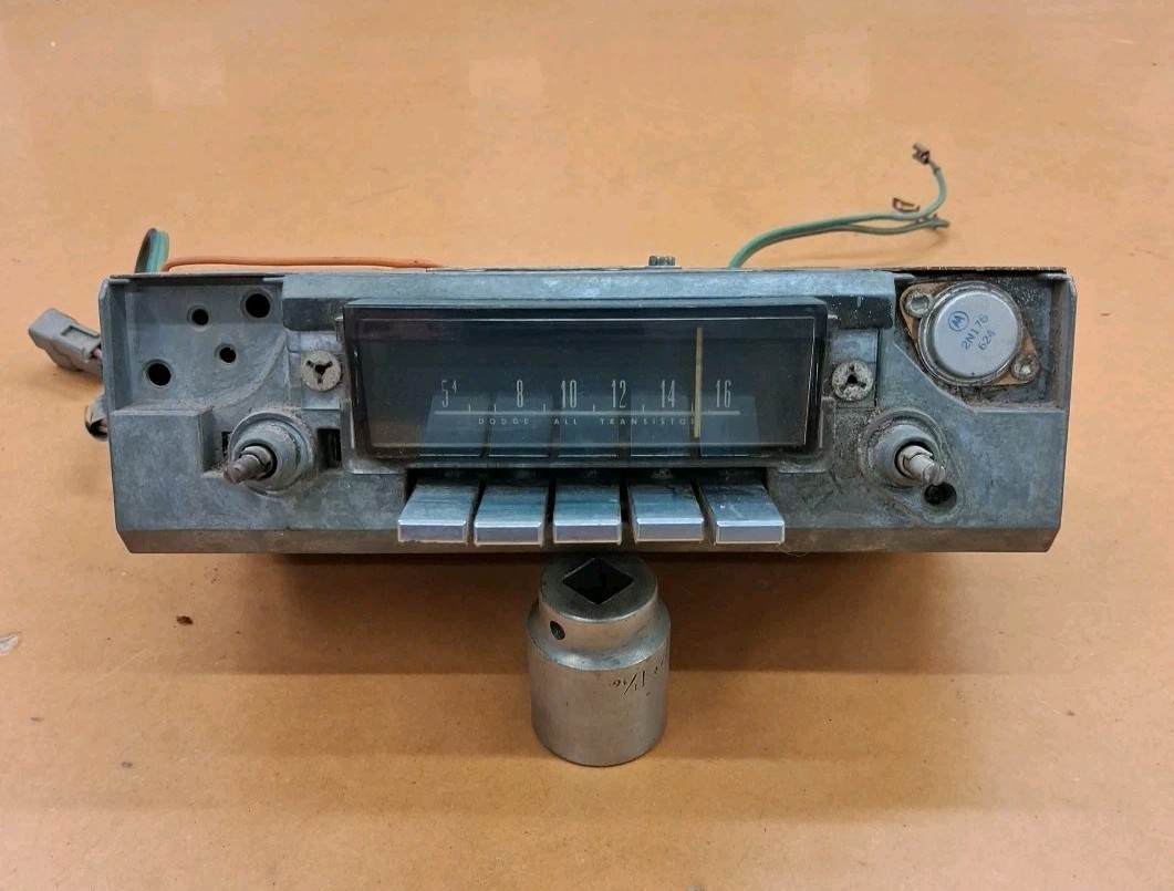 OEM 1966-1967 MOPAR MODEL 232 AM RADIO /DODGE Coronet