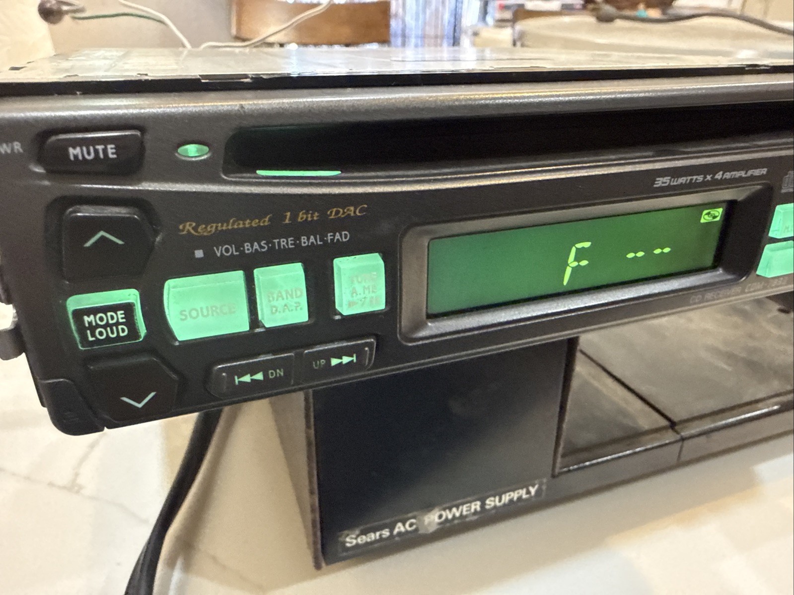 ALPINE CAR AUDIO STEREO IN DASH CD UNIT OLD SCHOOL CDM-7833