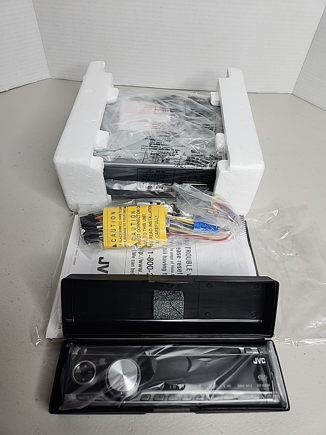 JVC KD-G32O DETACHABLE. IPOD WMA/MP3/CD-R-RW PLAYBACK .