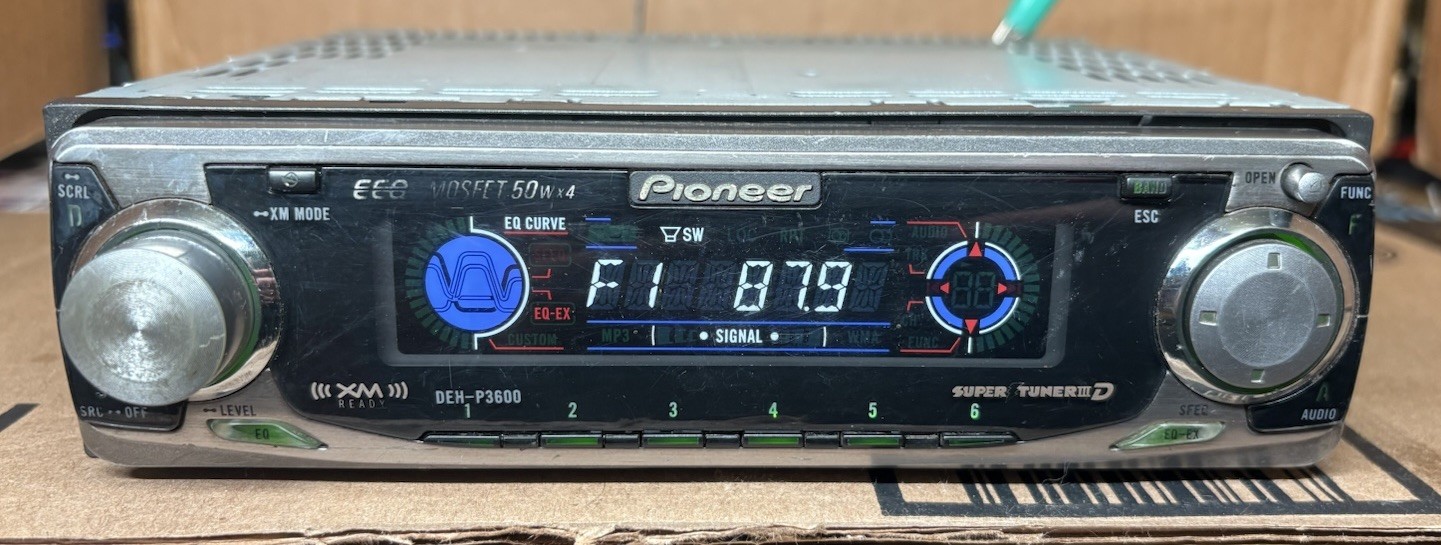 Pioneer DEH-P3600 CD Player In Dash Receiver 50w x 4 With Bluetooth