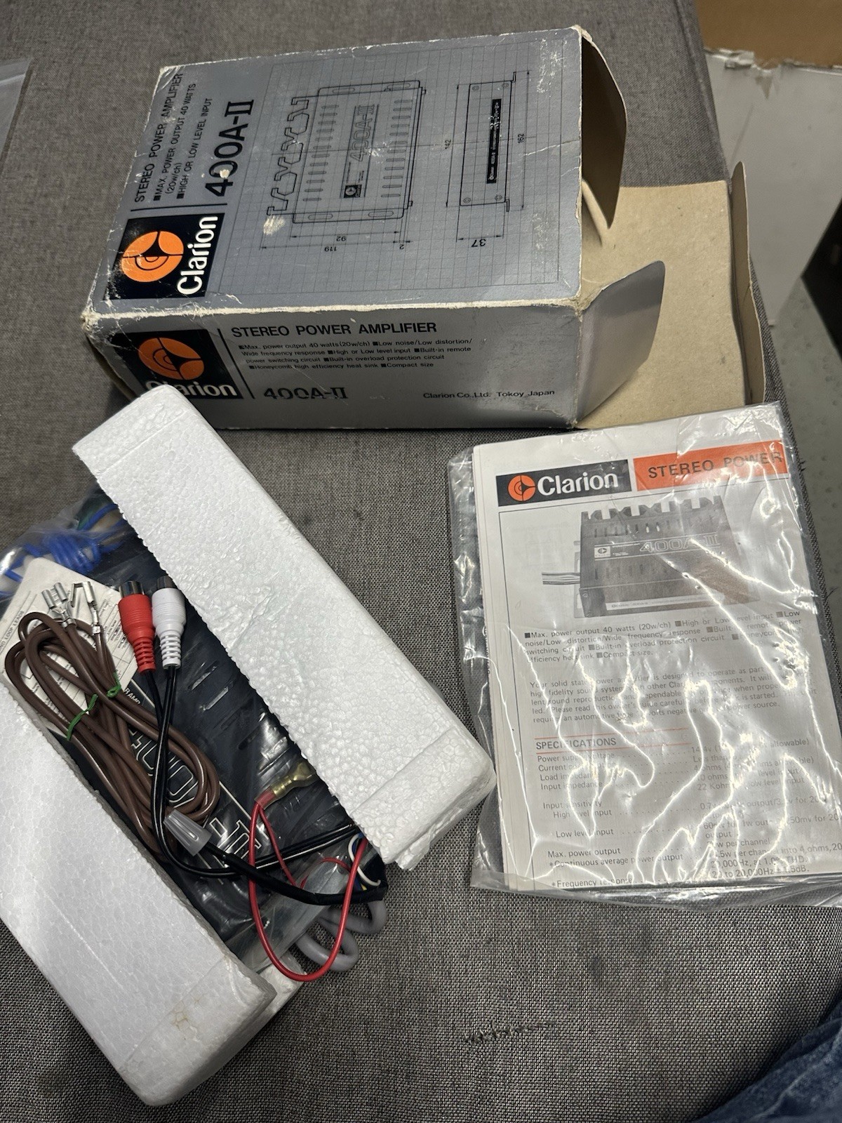 Clarion 9300TB Stereo And 400II Amp