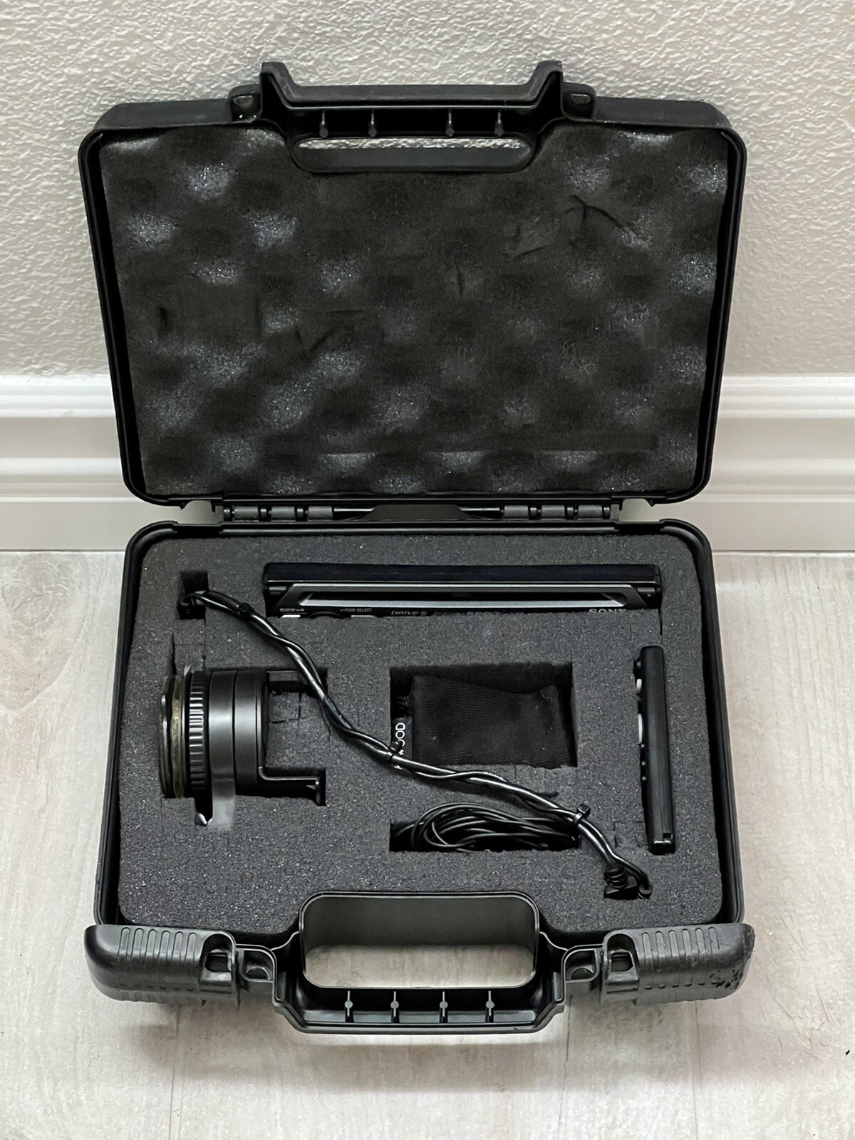 BUNDLE: Sony Xplod 52Wx4 CDX-M7810 (Used) & Custom Carry Case