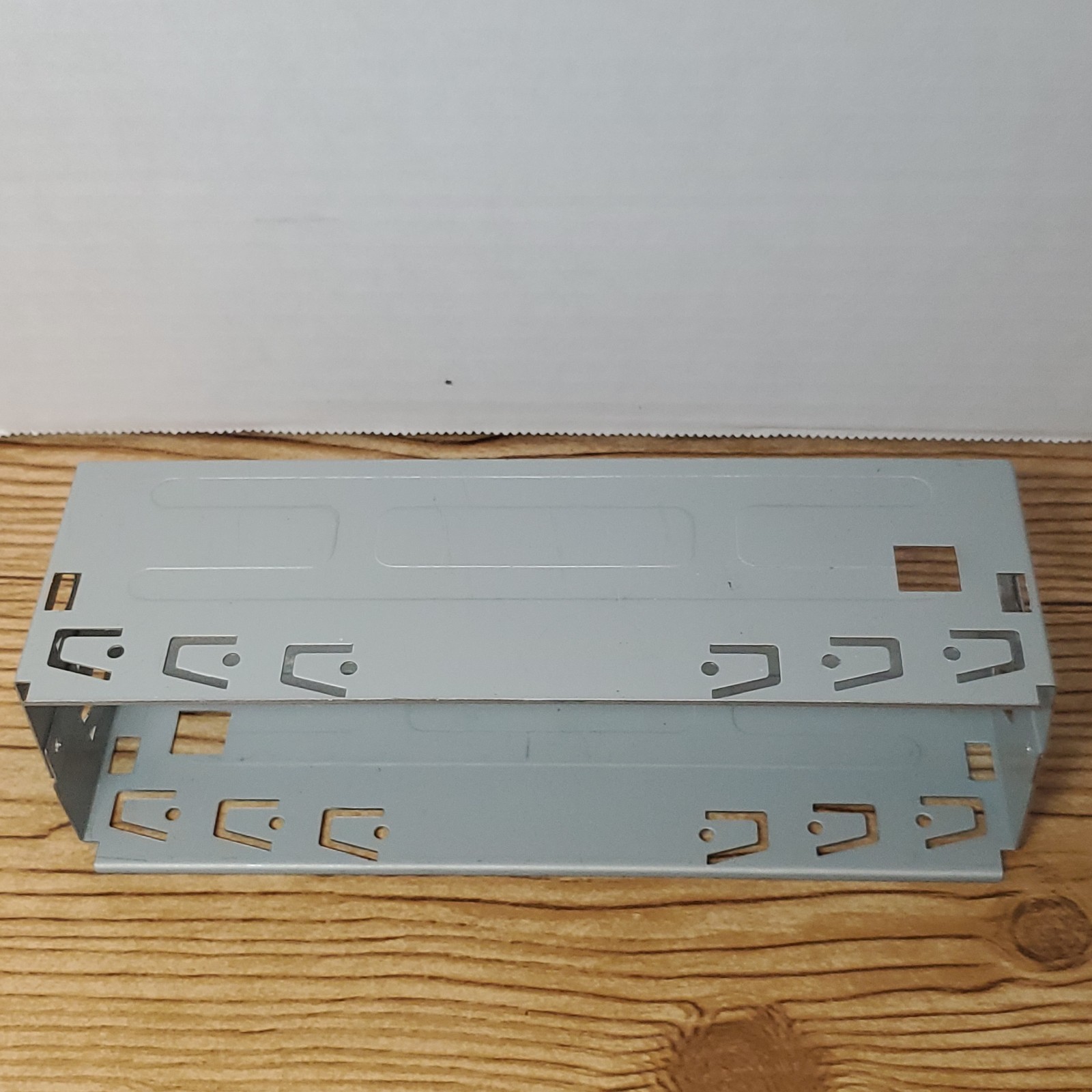 VTG Pyramid Car Stereo Cassette Radio Am/Fm Detachable face #2800D New Unused