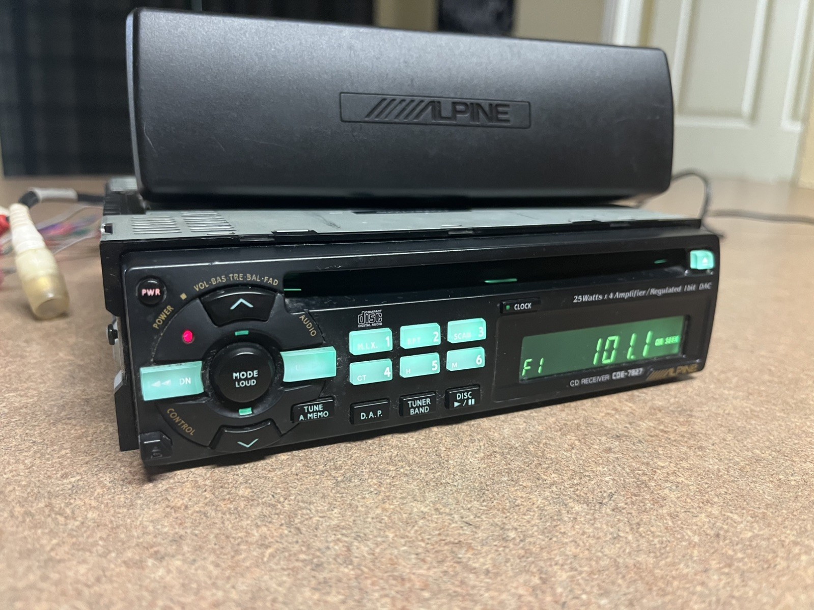ALPINE CAR AUDIO STEREO IN DASH CD UNIT CDE-7827 VINTAGE PORSCHE BMW MERCEDES