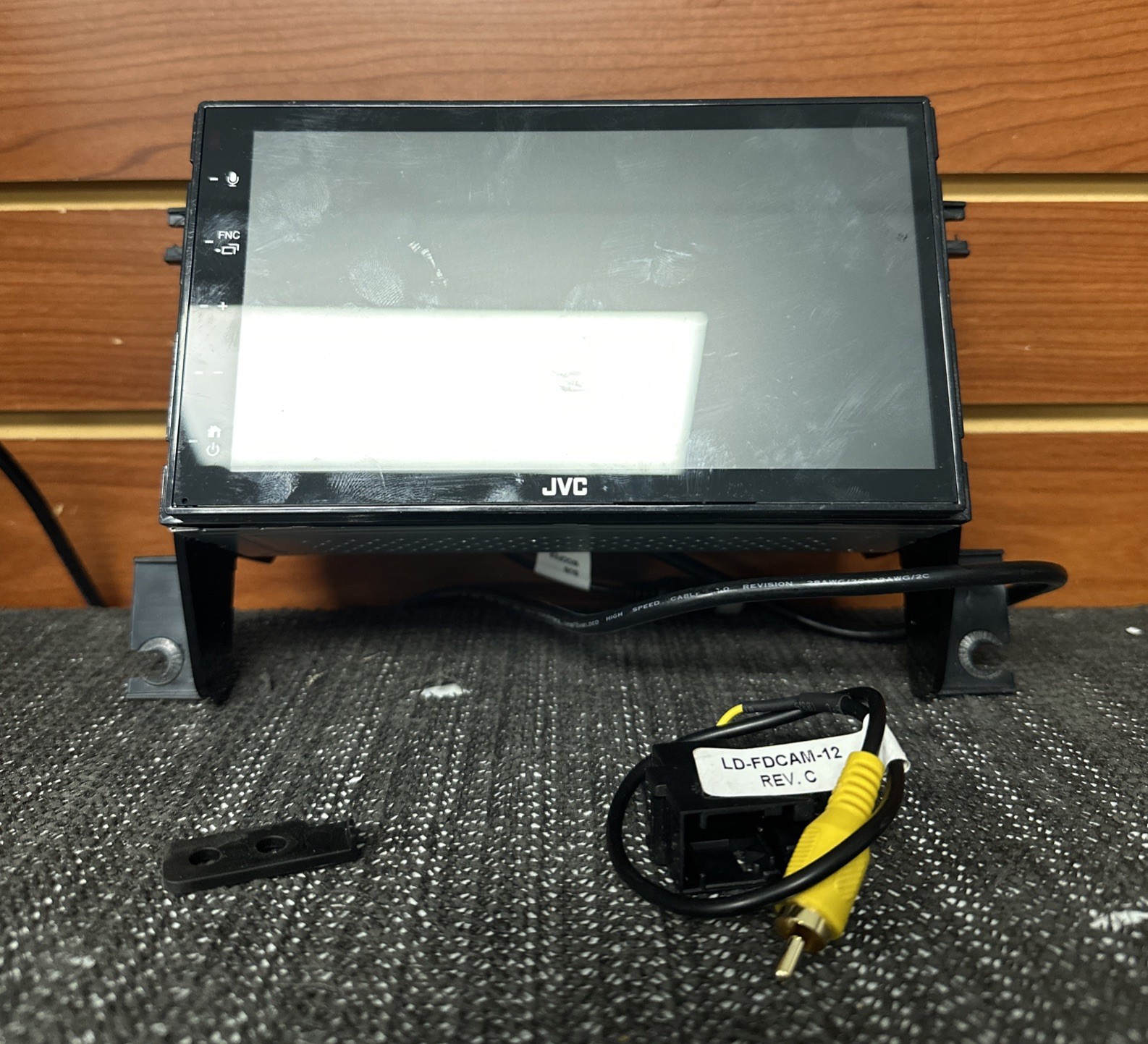 JVC KW-M560BT 6.8″ 2-Din Bt In-Dash Digital Media Receiver + Matra Dash Kit