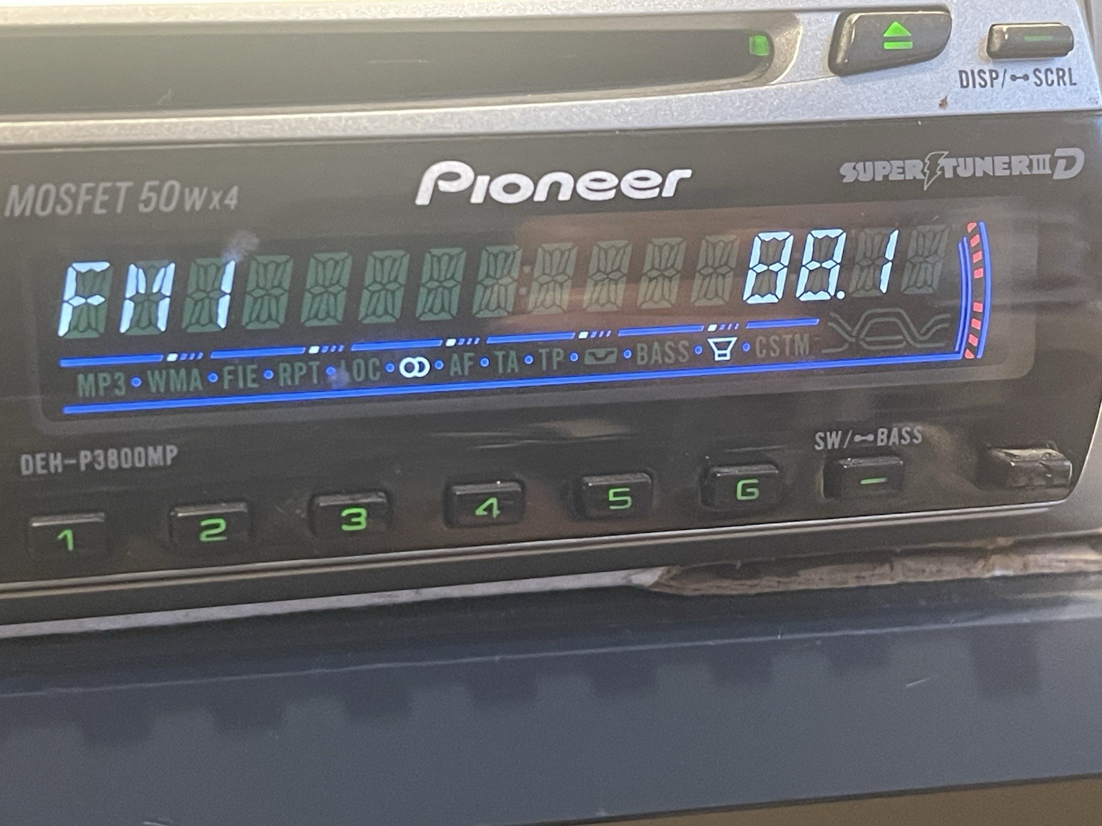 Pioneer “Old School”DEH-P3800MP, CD/MP3, Receiver 200 watts, Easy EQ