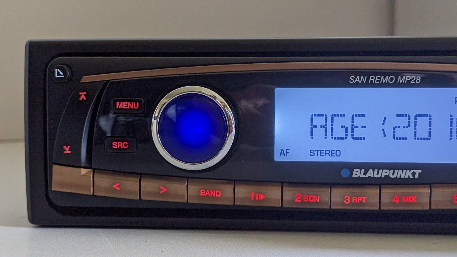Blaupunkt San Remo MP28 7 648 491 11 Original Car Radio CD MP3 Aux-In 4×40 Watt
