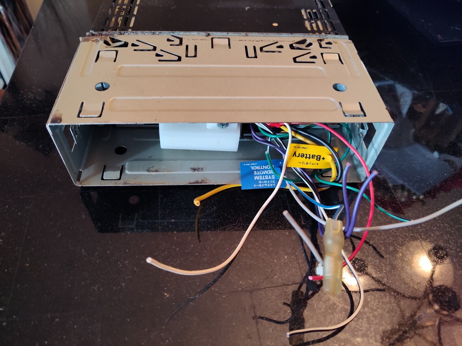 VINTAGE: Pioneer DEH-P4600 CD Player In Dash Receiver. (Remote included)