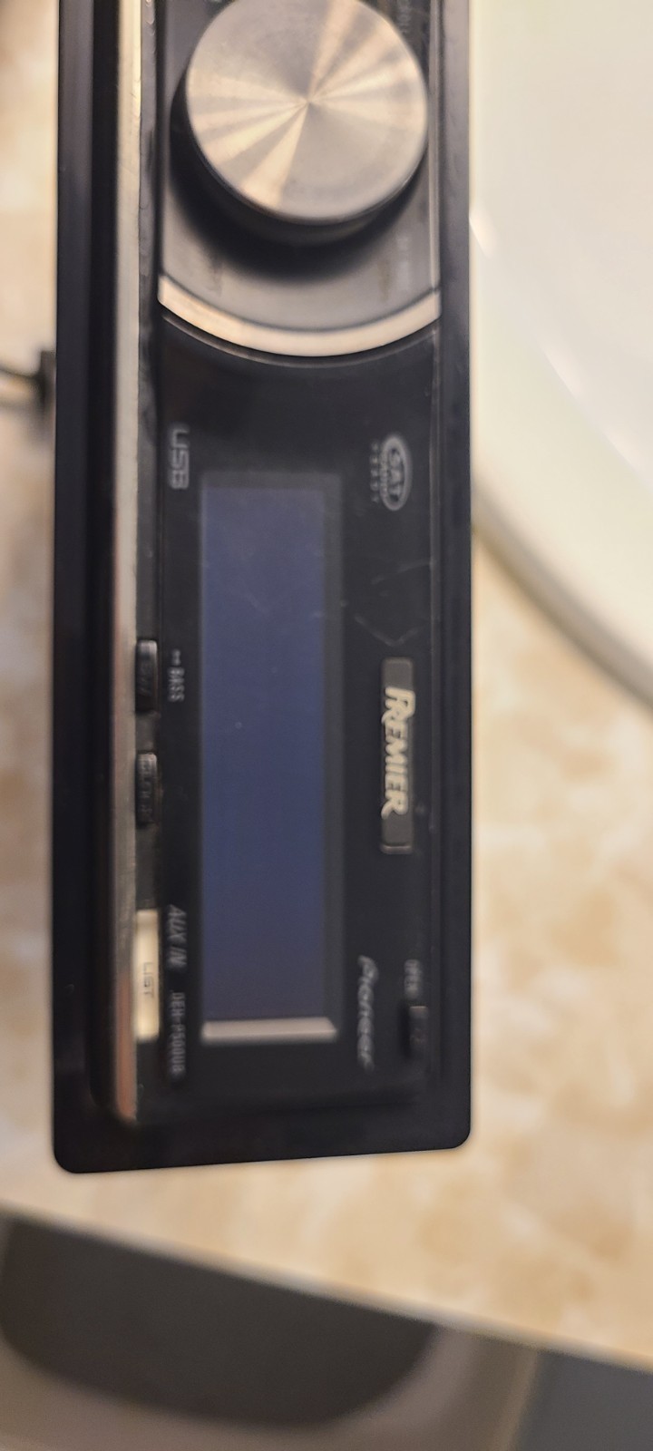 SEE VIDEO!! PIONEER PREMIER CAR STEREO AUX OLD SCHOOL DEH-P500UB
