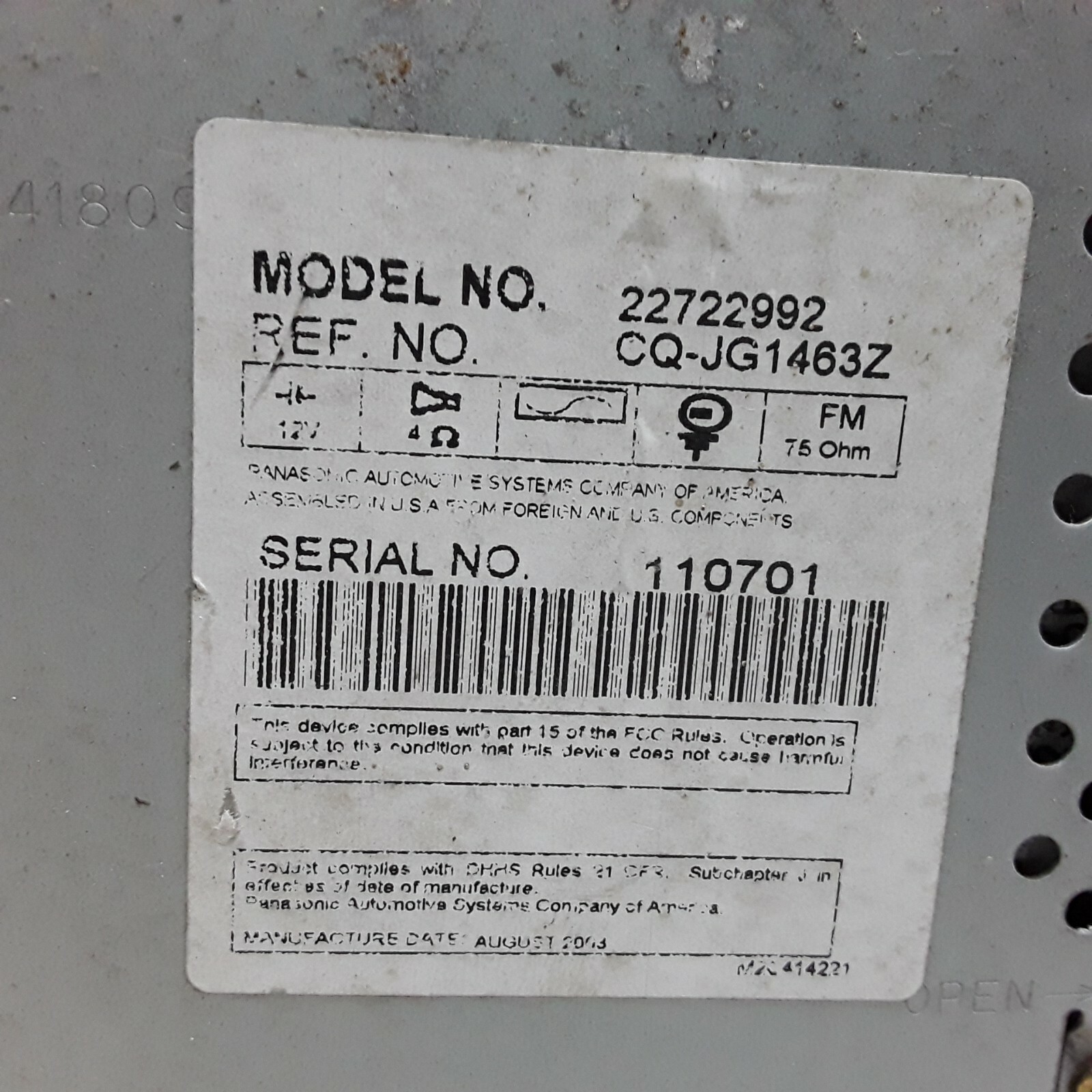 04 05 Saturn Ion Saturn Vue AM FM single CD radio receiver OEM 22722992 damaged