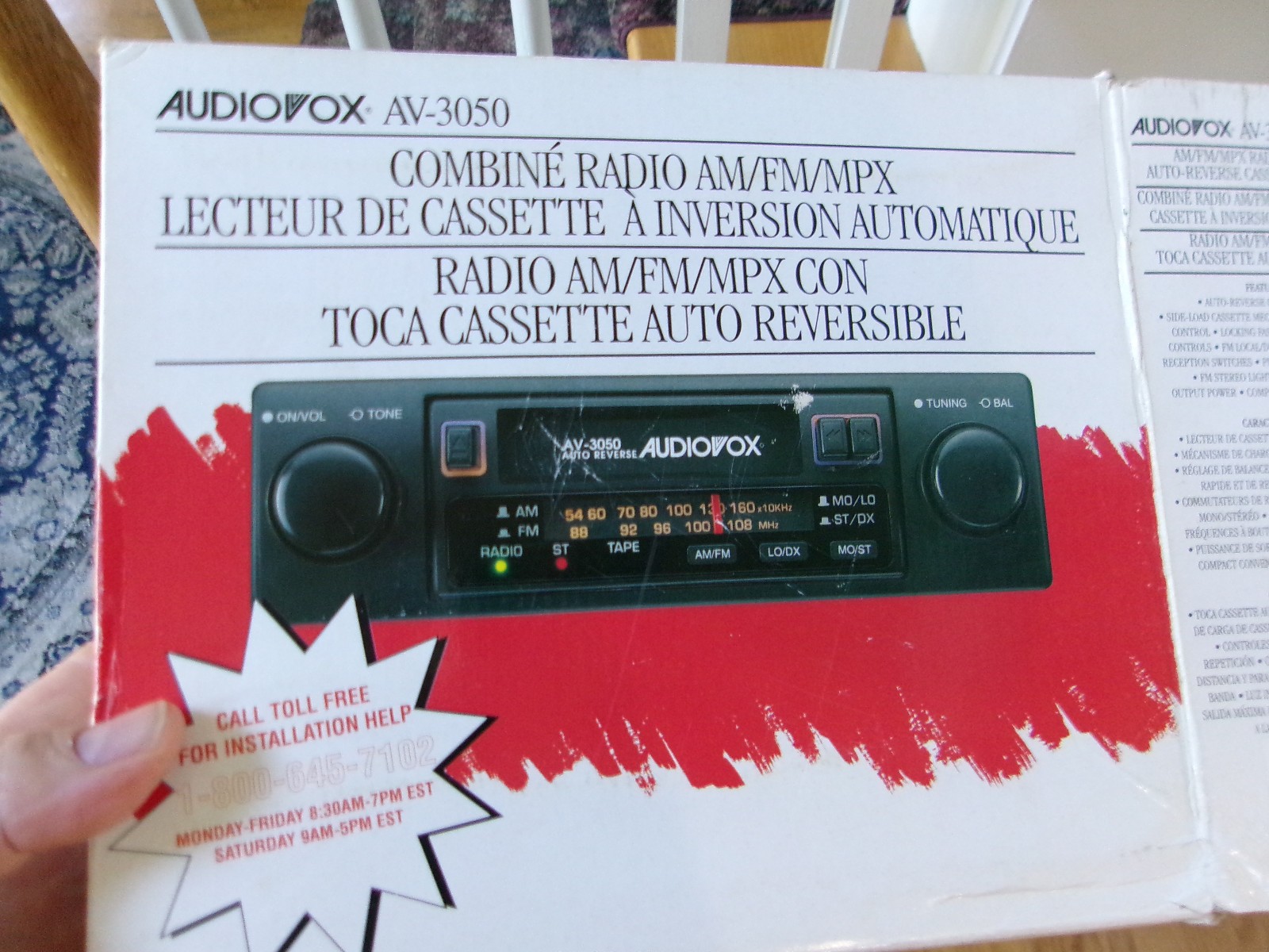 AUDIOVOX AV-3050 AM/FM MPX, AUTO-REVERSE CASETTE PLAYER WITH BOX
