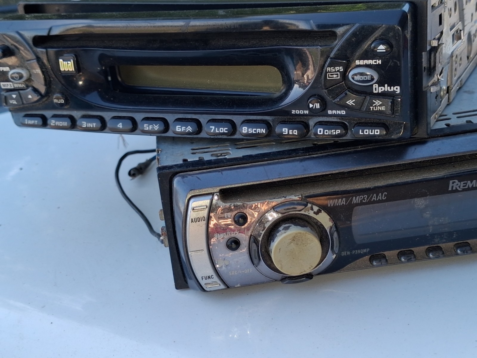 Pioneer Premier DEH-P3900MP 1 DIN CD Player AM/FM MP3 WMA AAC